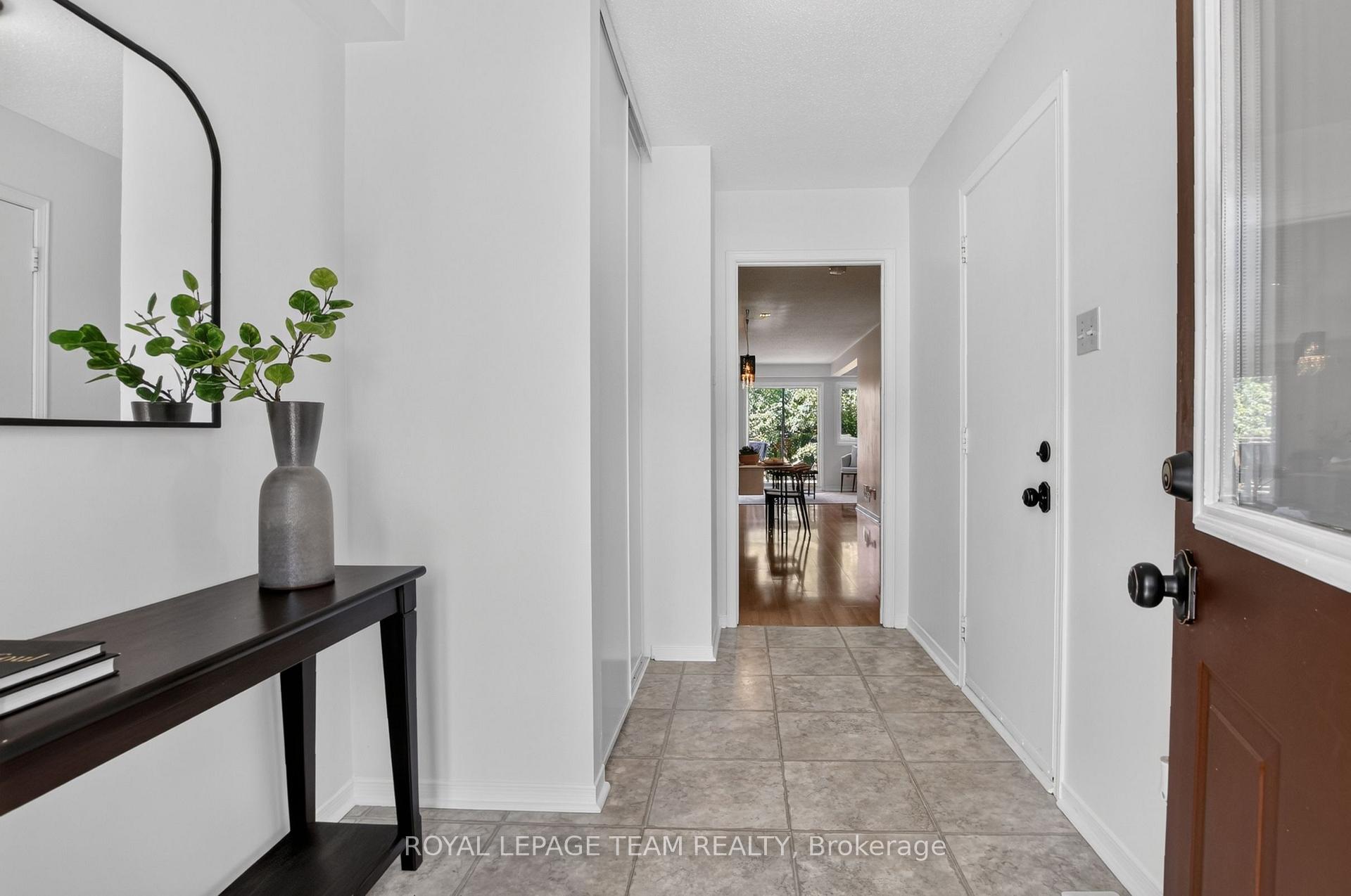 Photo 4 of 65 Woodpark Way, Ottawa, Barrhaven - Longfields — HOMEH