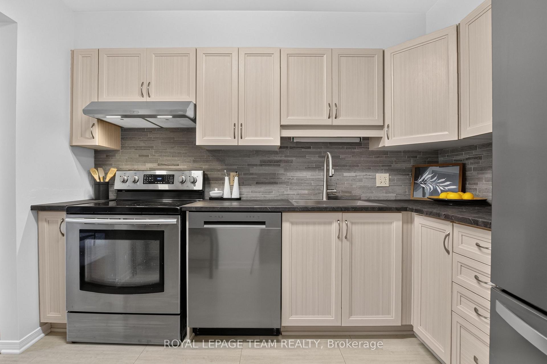 Photo 21 of 65 Woodpark Way, Ottawa, Barrhaven - Longfields — HOMEH
