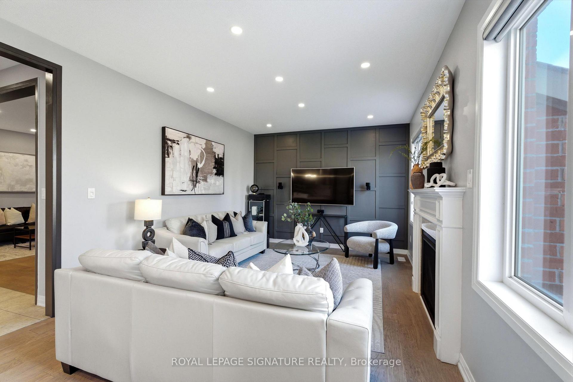 Photo 4 of 14 Paisley Way, Orangeville — HOMEH
