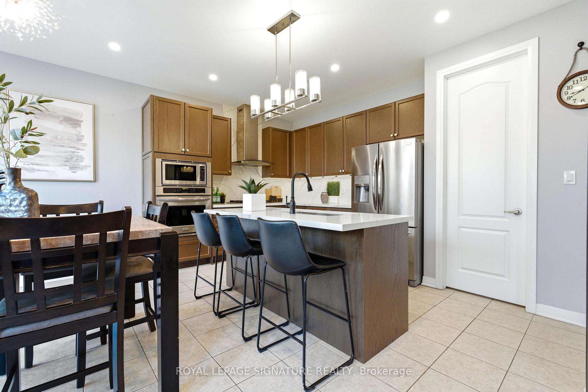 Photo 8 of 14 Paisley Way, Orangeville — HOMEH