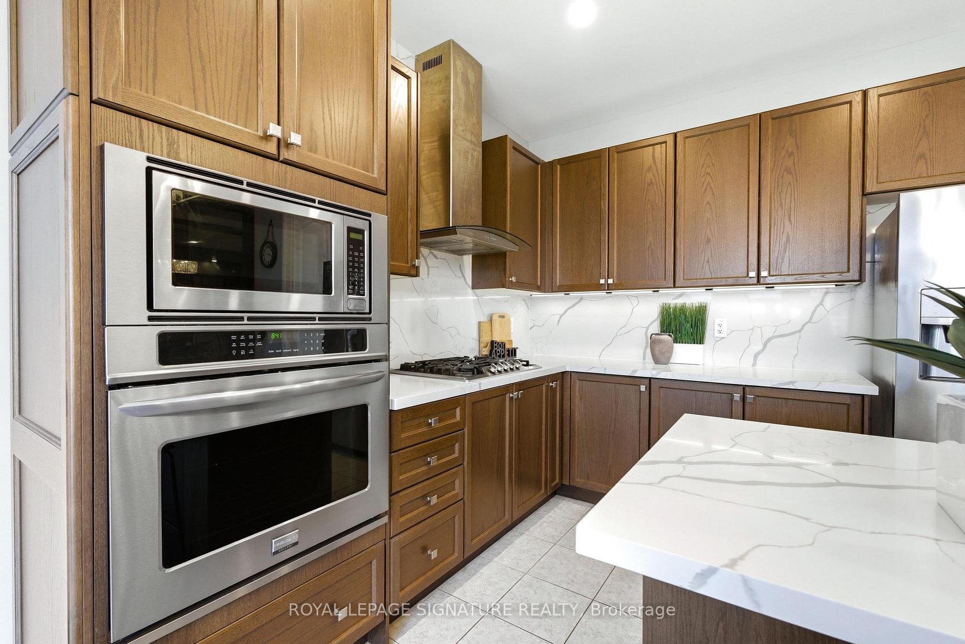 Photo 9 of 14 Paisley Way, Orangeville — HOMEH