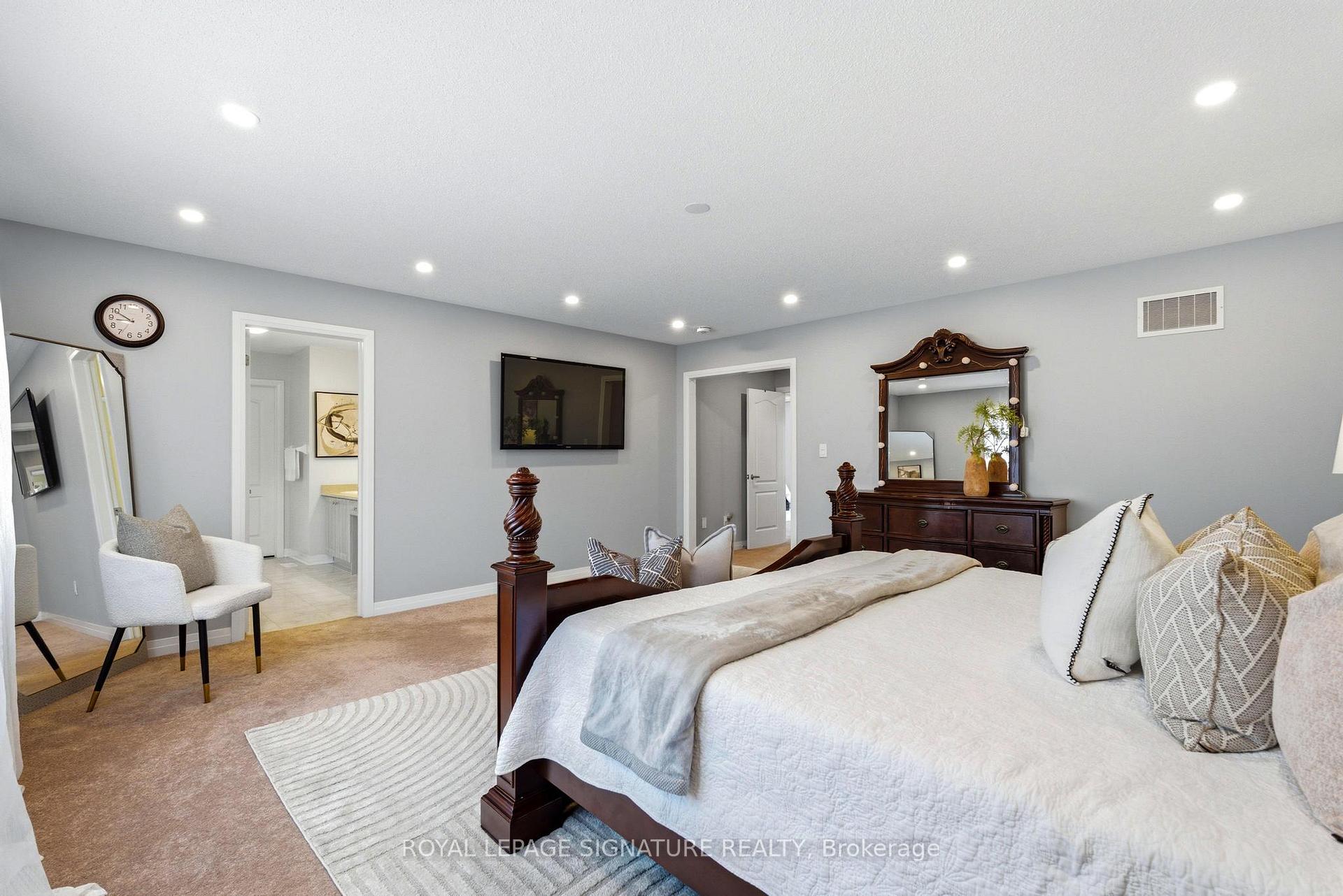 Photo 18 of 14 Paisley Way, Orangeville — HOMEH