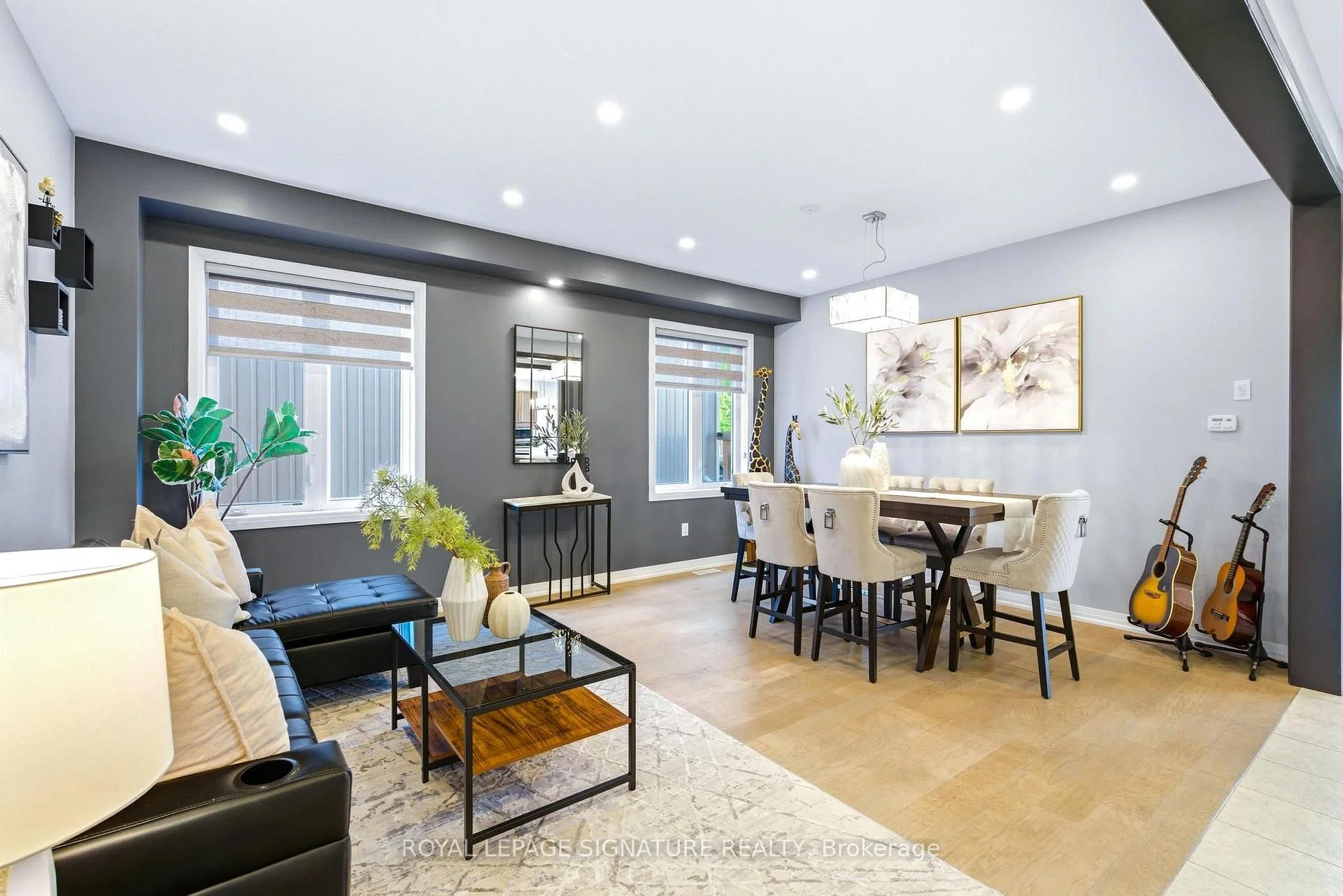 Photo 2 of 14 Paisley Way, Orangeville — HOMEH
