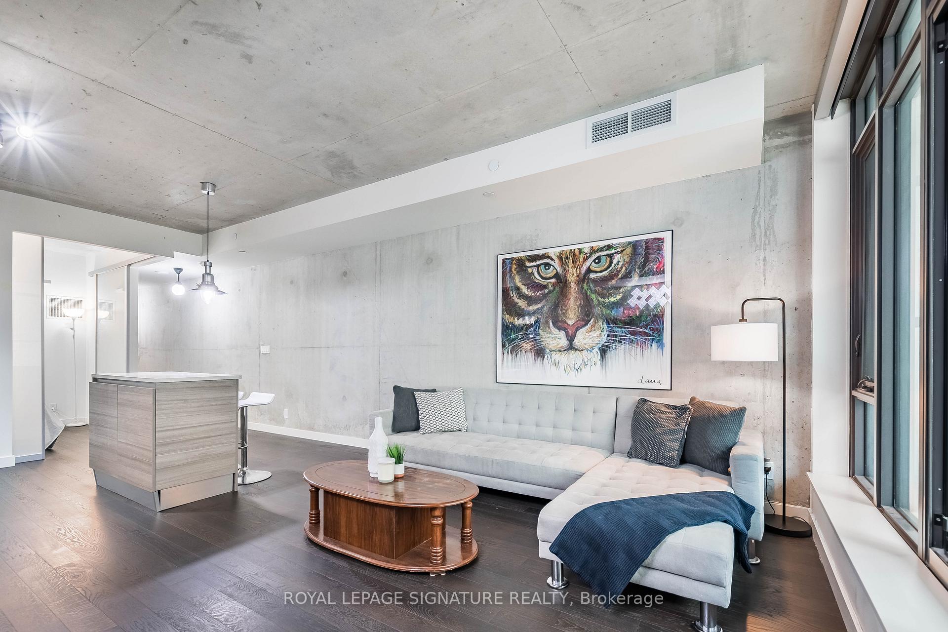 Photo 4 of Unit 318, 111 Bathurst Street, Toronto, Waterfront Communities — HOMEH