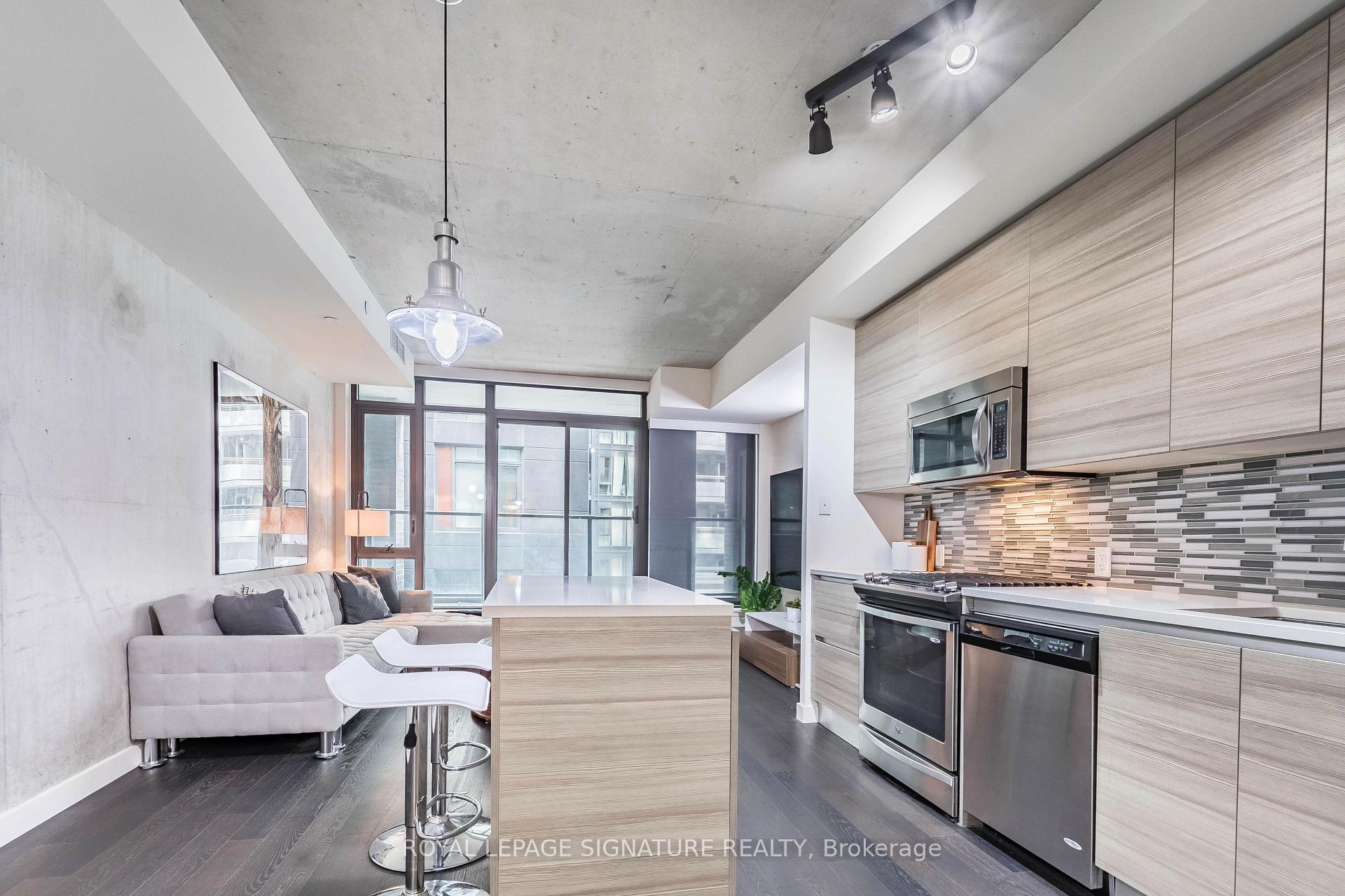 Photo 6 of Unit 318, 111 Bathurst Street, Toronto, Waterfront Communities — HOMEH