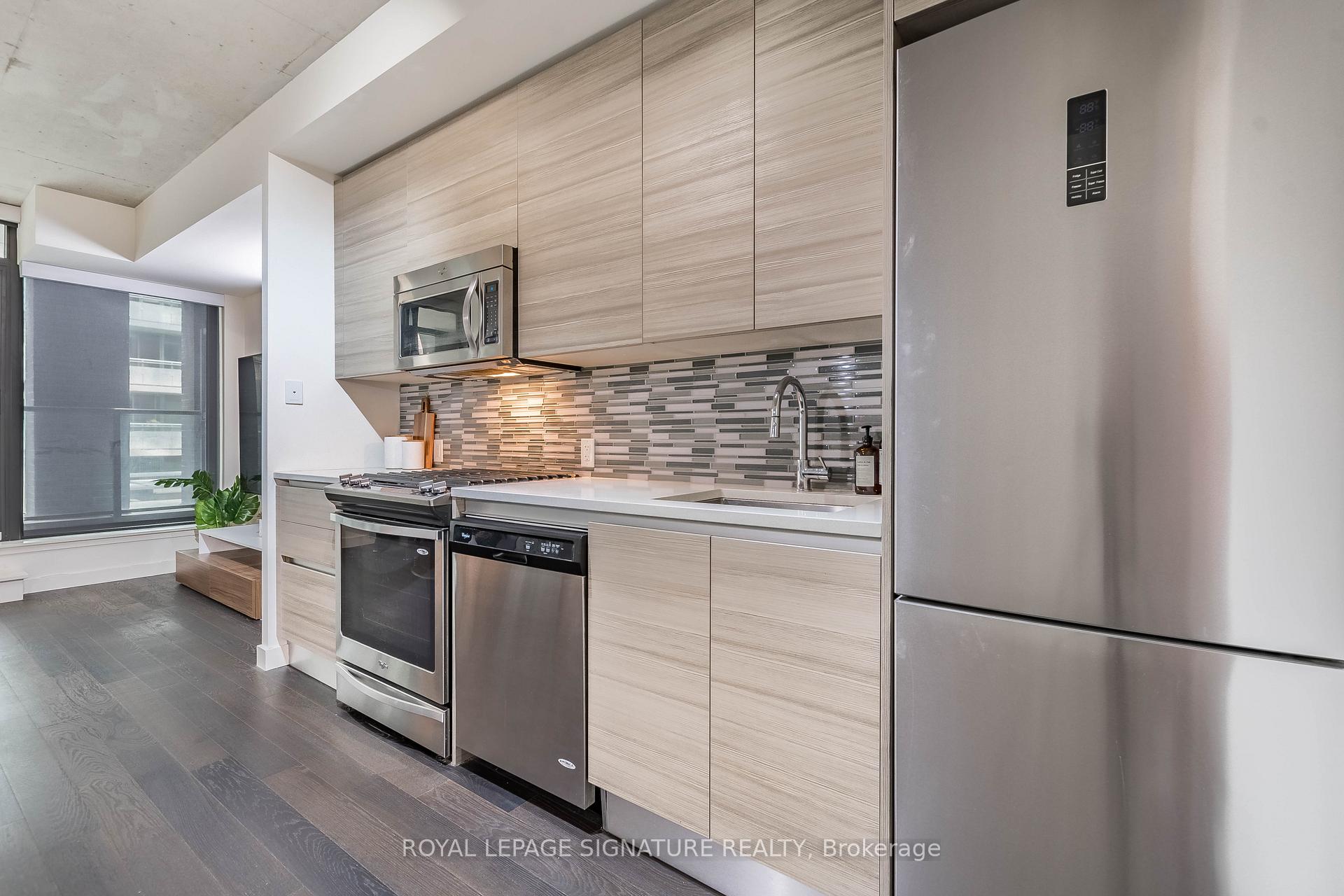 Photo 7 of Unit 318, 111 Bathurst Street, Toronto, Waterfront Communities — HOMEH