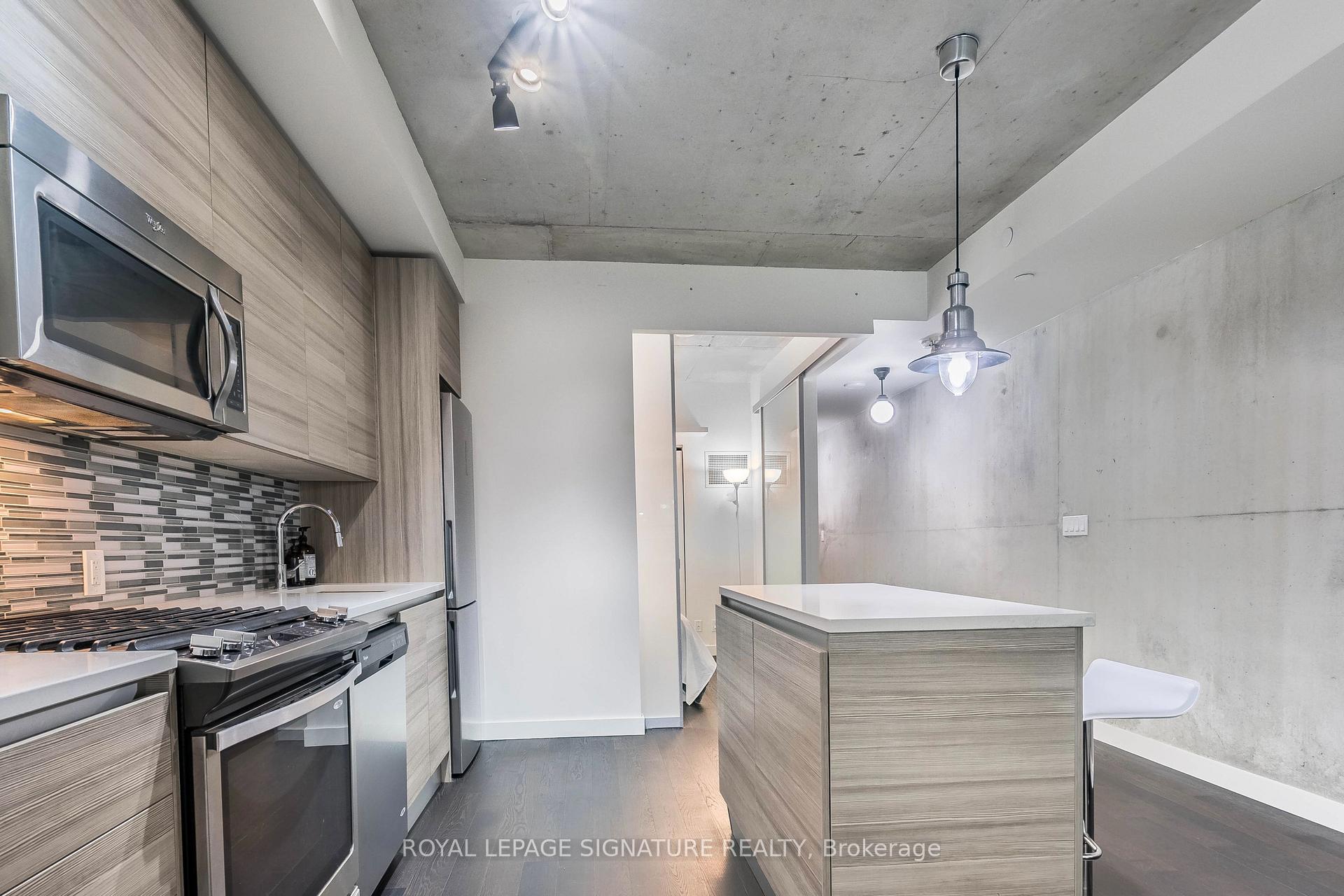 Photo 8 of Unit 318, 111 Bathurst Street, Toronto, Waterfront Communities — HOMEH
