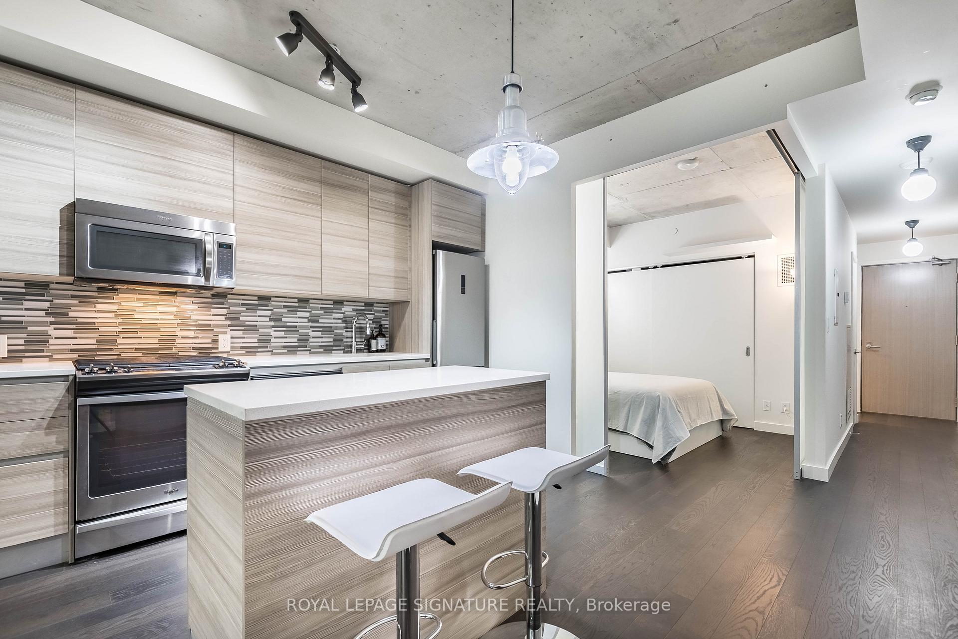 Photo 10 of Unit 318, 111 Bathurst Street, Toronto, Waterfront Communities — HOMEH