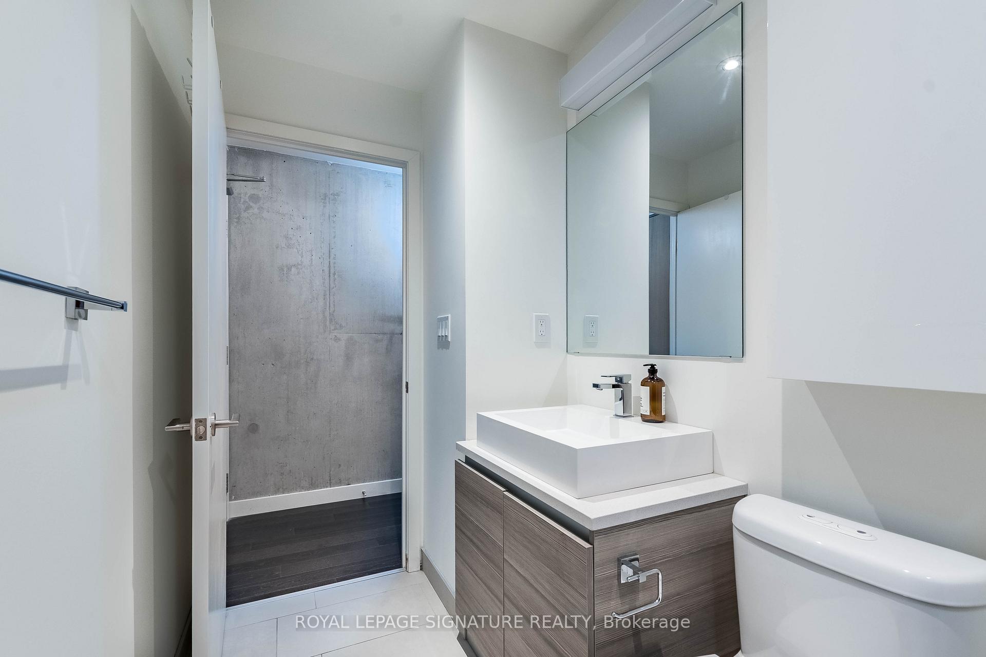 Photo 12 of Unit 318, 111 Bathurst Street, Toronto, Waterfront Communities — HOMEH