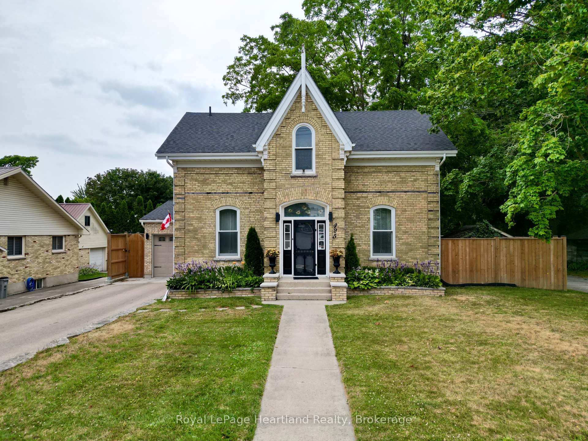 Photo of 425 William Street