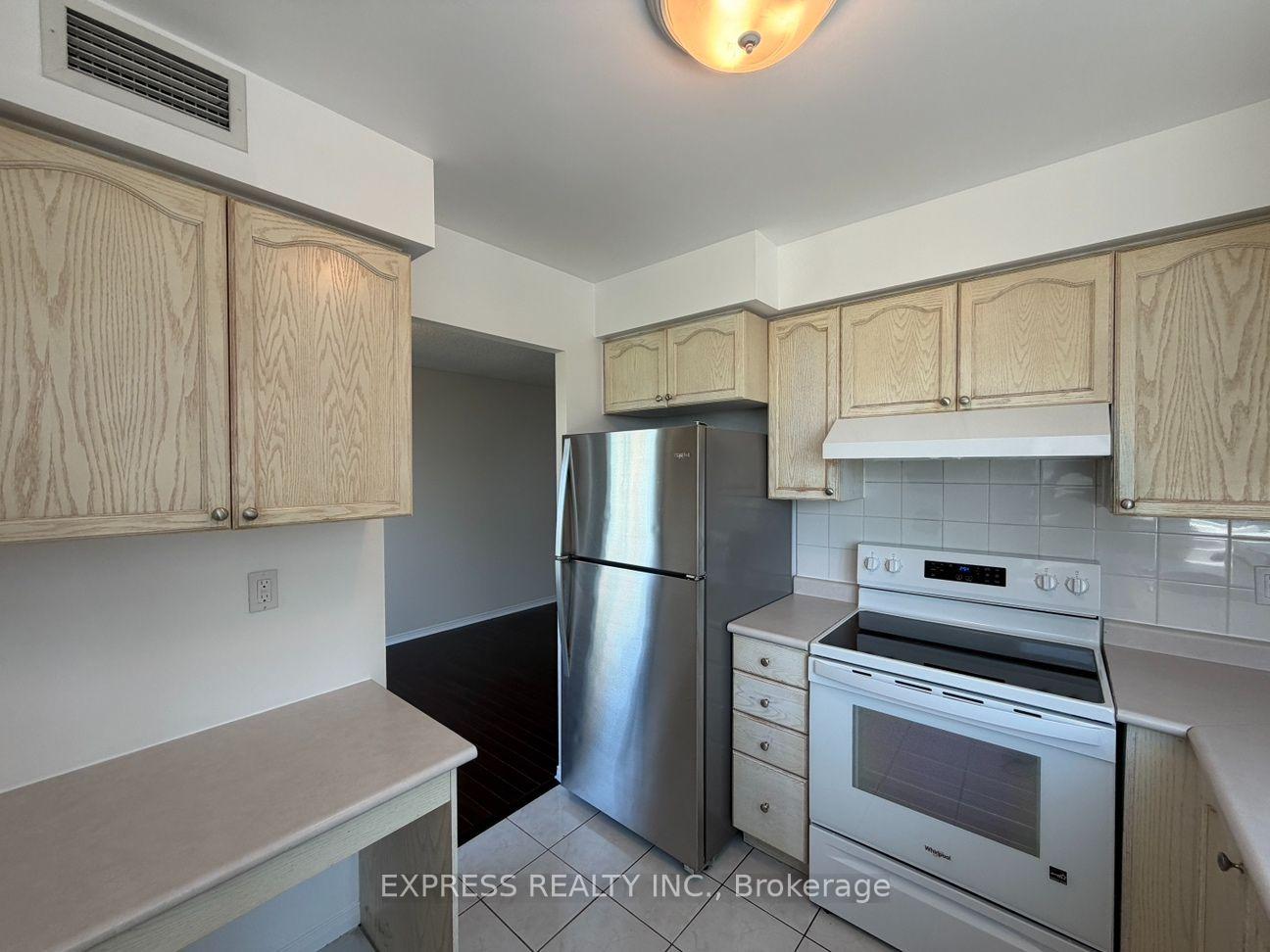Photo 3 of Unit 903, 29 Pemberton Avenue, North York, Newtonbrook East — HOMEH