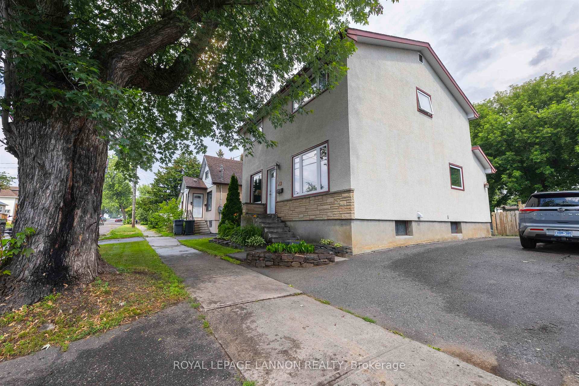 Photo 2 of 79 Algonquin Avenue S, Thunder Bay, West End — HOMEH