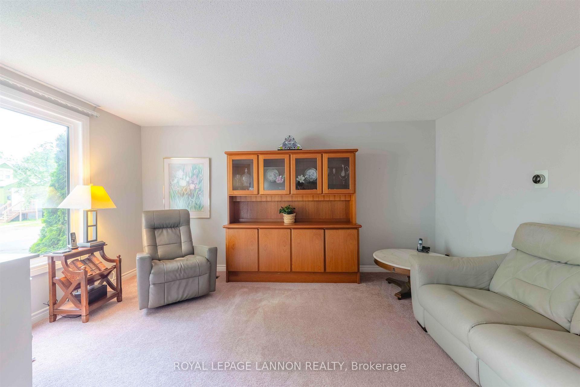 Photo 5 of 79 Algonquin Avenue S, Thunder Bay, West End — HOMEH
