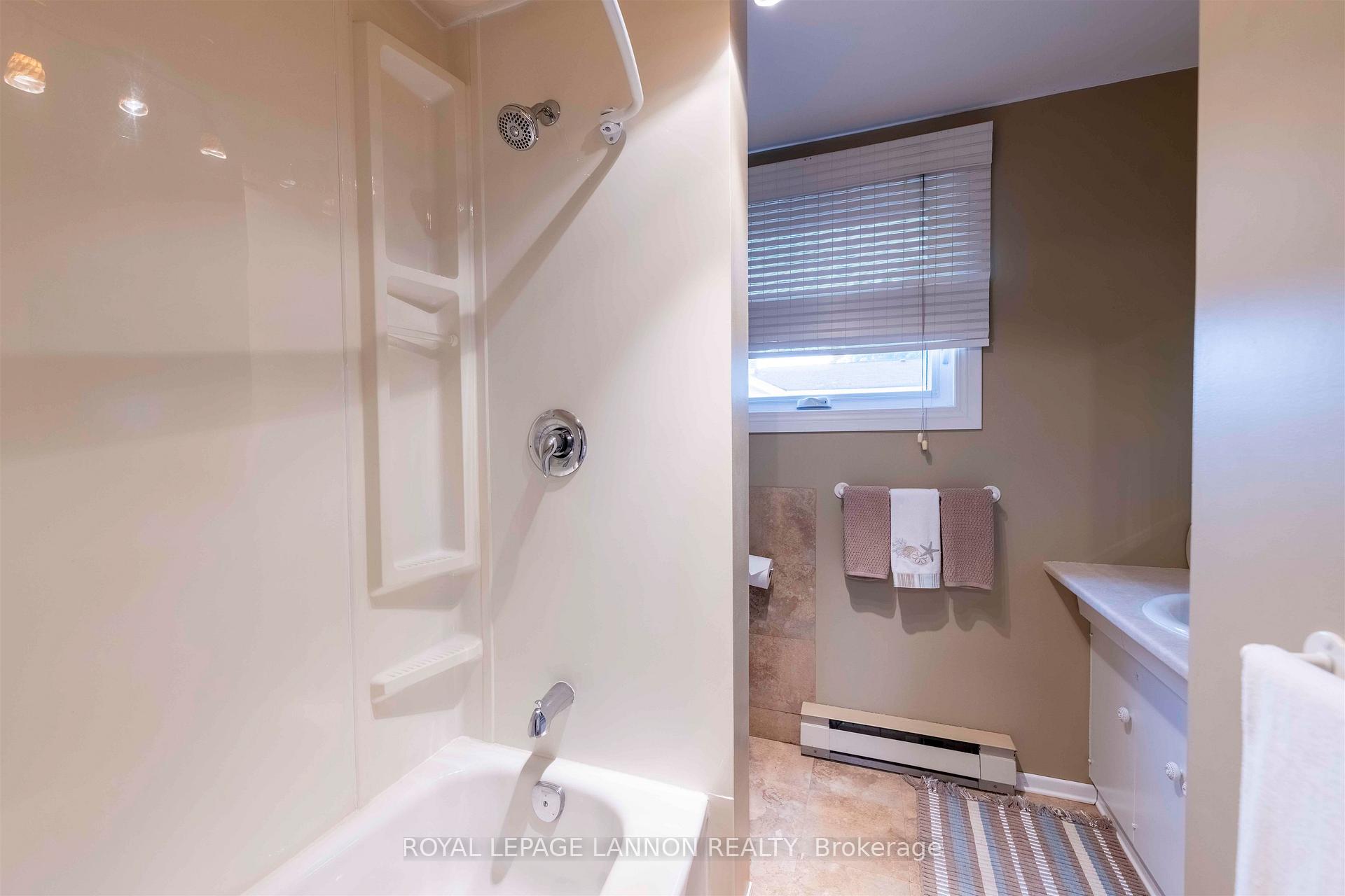 Photo 16 of 79 Algonquin Avenue S, Thunder Bay, West End — HOMEH