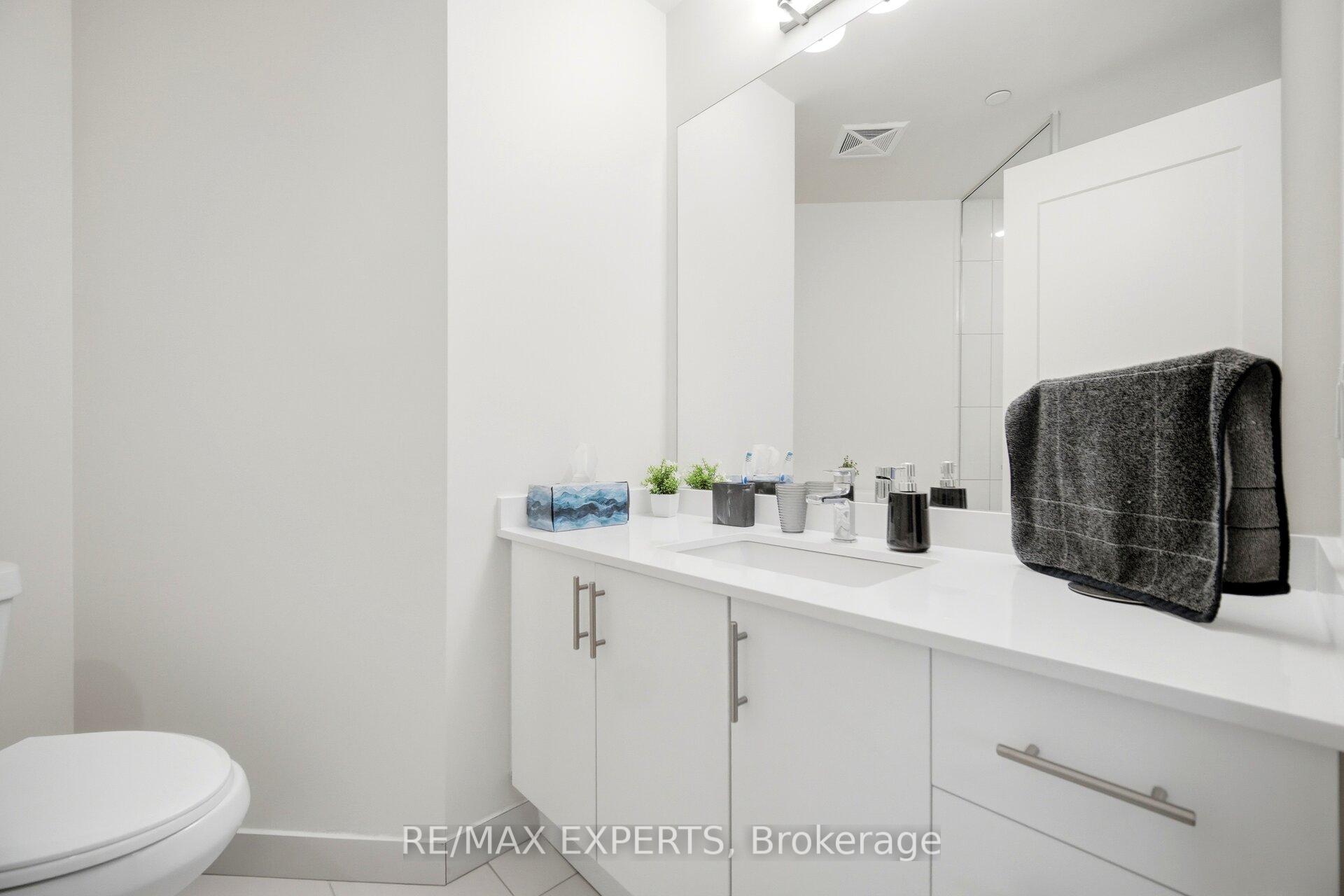 Photo 14 of Unit 221, 9000 Jane Street, Vaughan, Concord — HOMEH