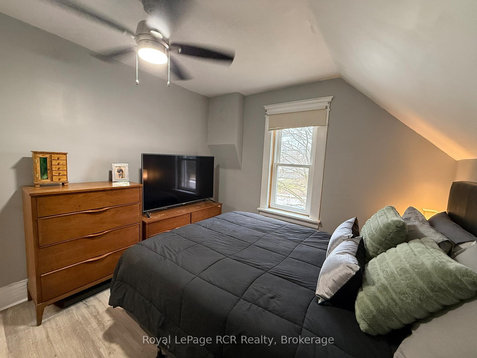 Photo 23 of 512 18th Street E, Owen Sound — HOMEH