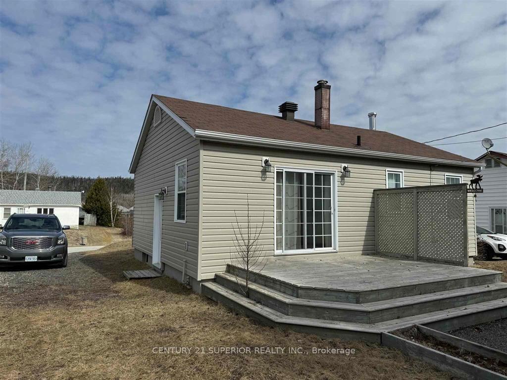 Photo 17 of 20 Neebig Avenue, Manitouwadge — HOMEH