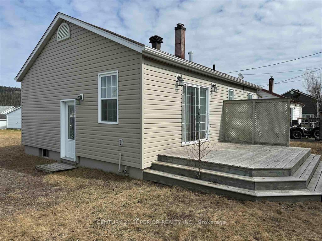 Photo 18 of 20 Neebig Avenue, Manitouwadge — HOMEH