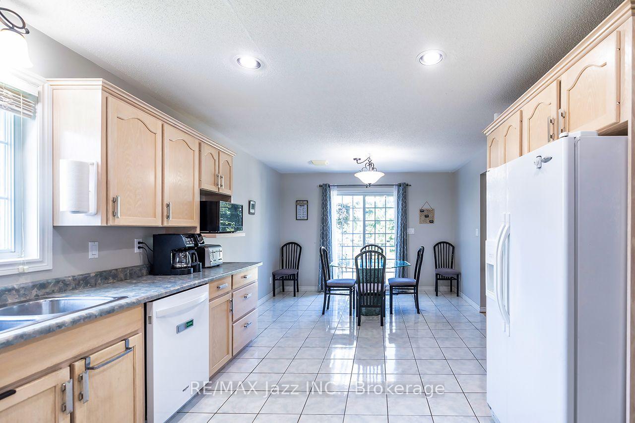Photo 5 of 26 Glenn Drive, Quinte West, Trenton Ward — HOMEH