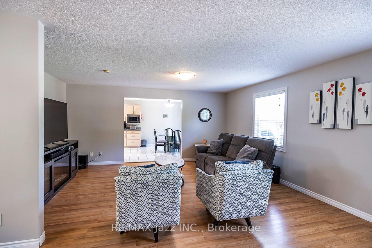 Photo 8 of 26 Glenn Drive, Quinte West, Trenton Ward — HOMEH