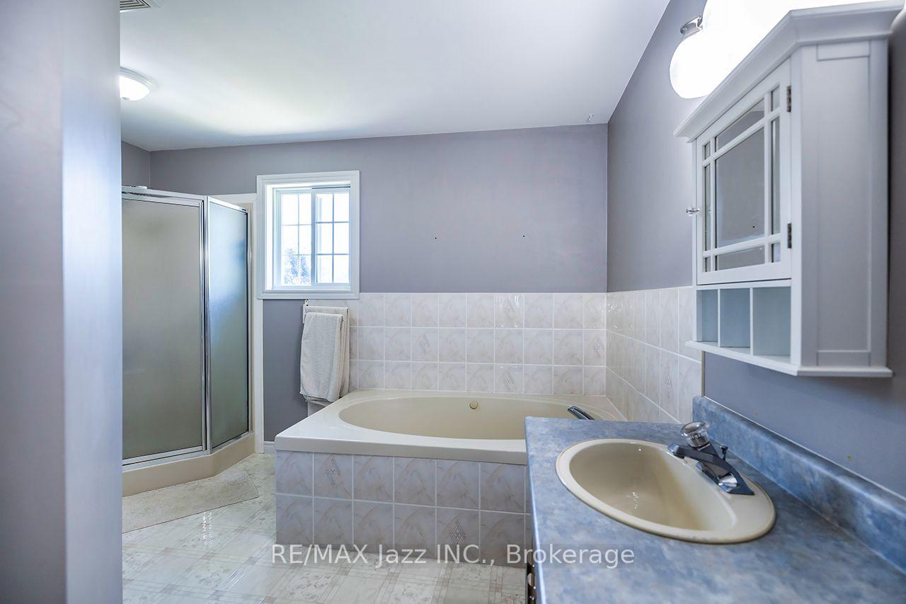 Photo 16 of 26 Glenn Drive, Quinte West, Trenton Ward — HOMEH