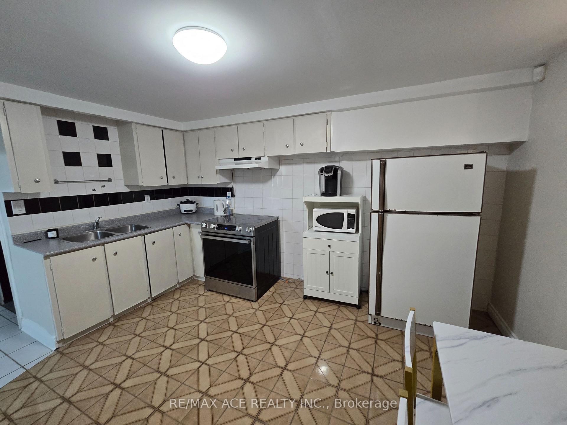 Photo 6 of Unit Bsmt, 65 Dellbrook Crescent, North York, Humber Summit — HOMEH