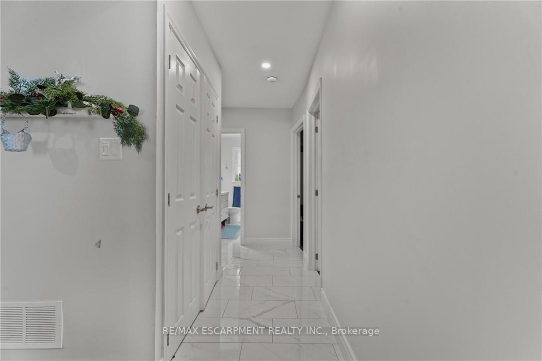 Photo 11 of 557 Lake Street, St. Catharines, Lakeport — HOMEH