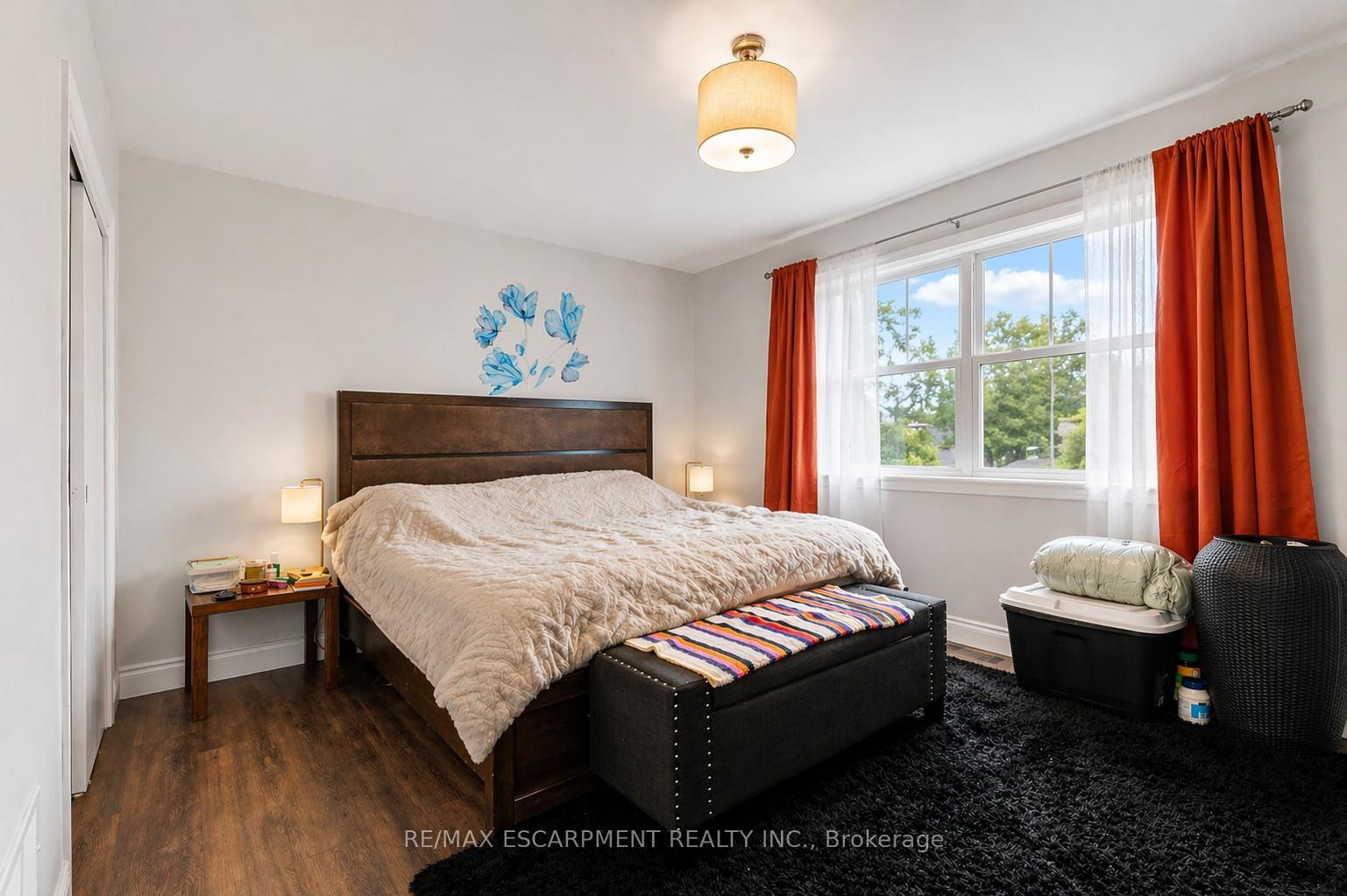 Photo 13 of 557 Lake Street, St. Catharines, Lakeport — HOMEH