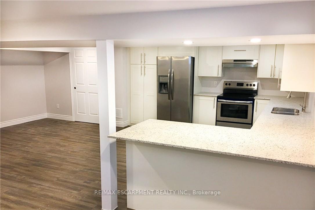 Photo 21 of 557 Lake Street, St. Catharines, Lakeport — HOMEH