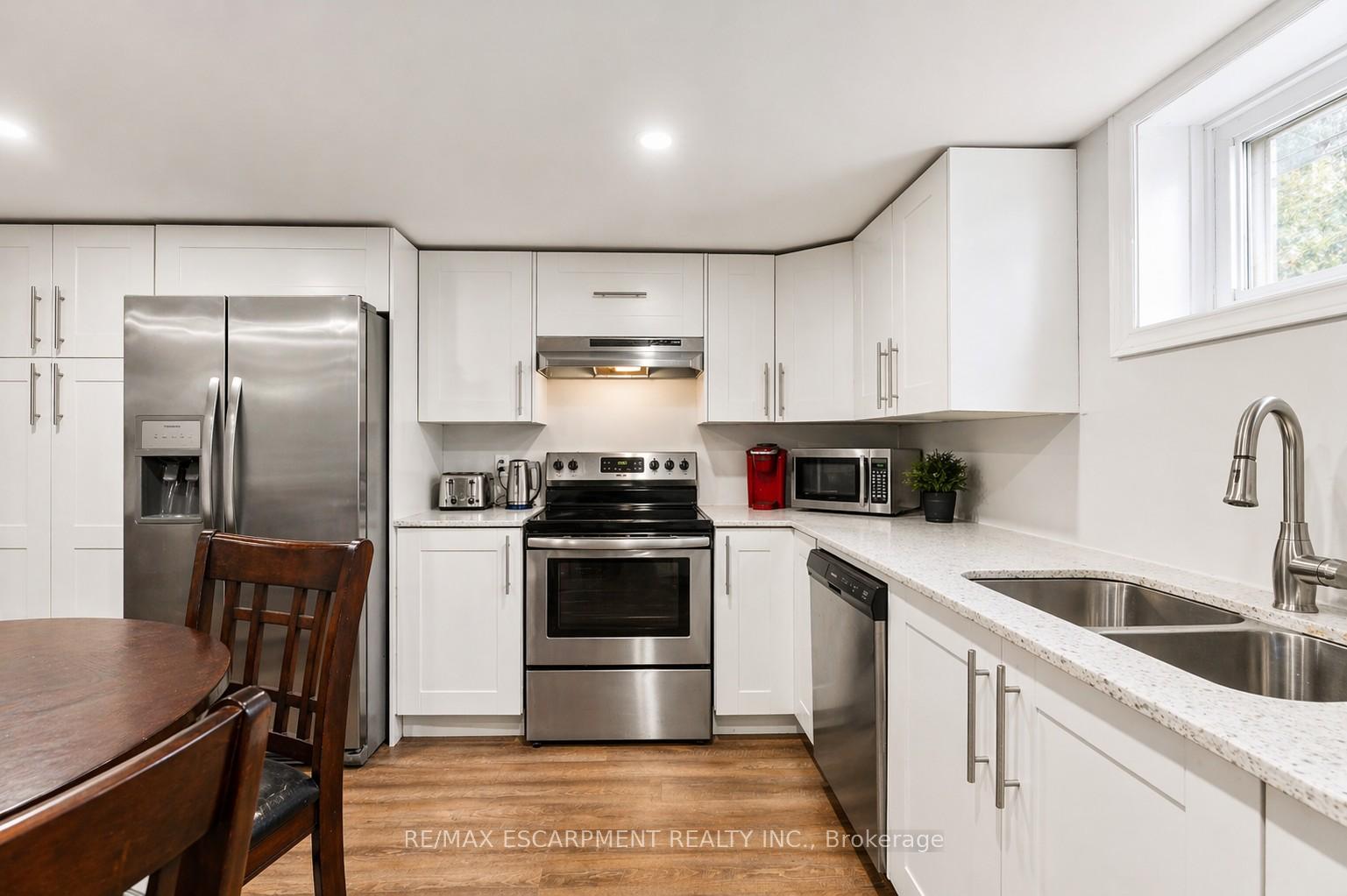 Photo 22 of 557 Lake Street, St. Catharines, Lakeport — HOMEH