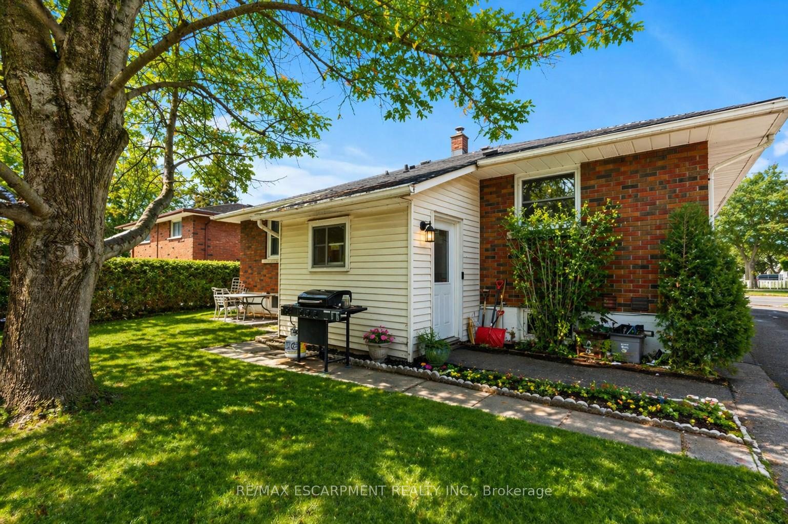 Photo 27 of 557 Lake Street, St. Catharines, Lakeport — HOMEH