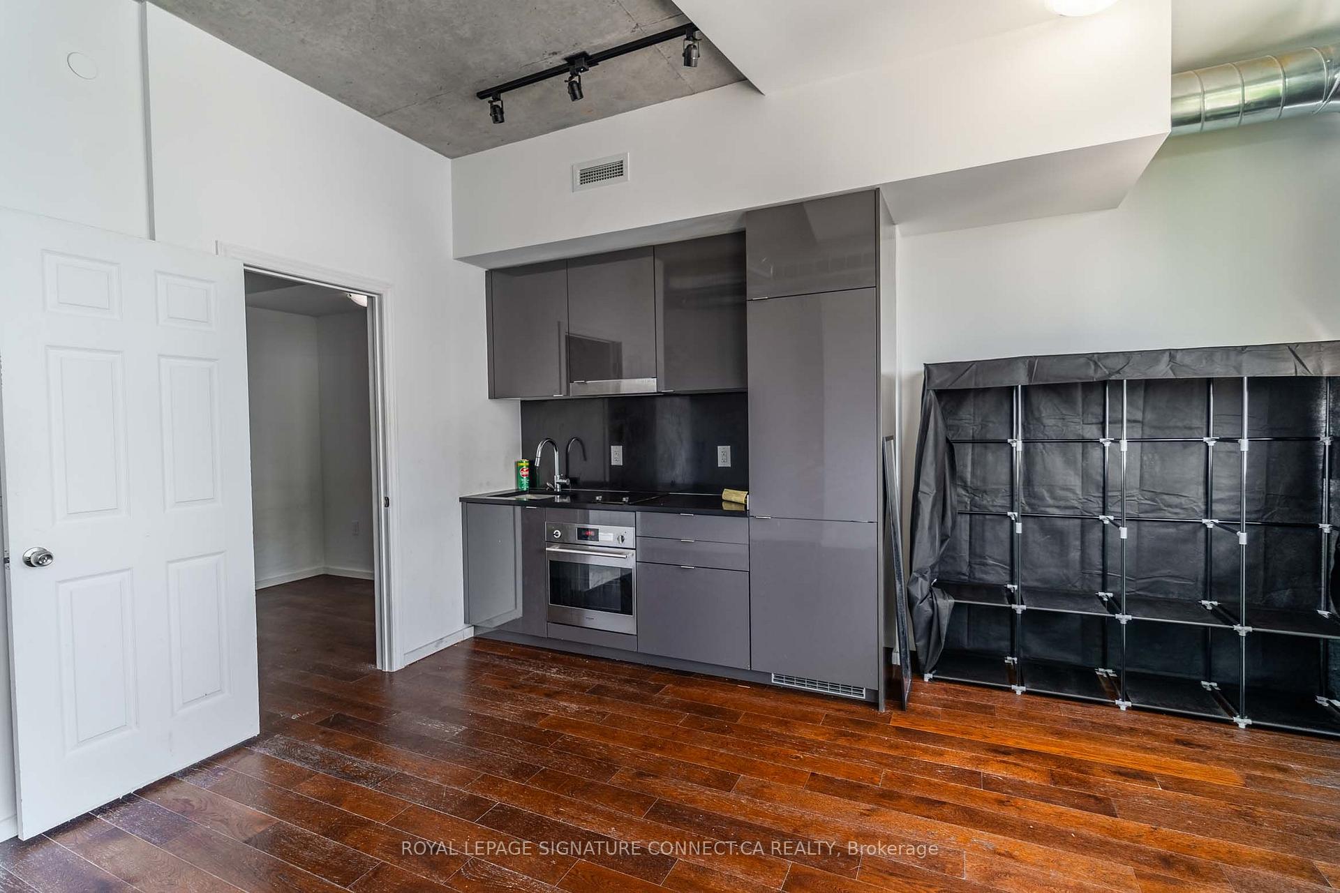 Photo 2 of Unit 910, 21 Lawren Harris Square, Toronto, Waterfront Communities — HOMEH