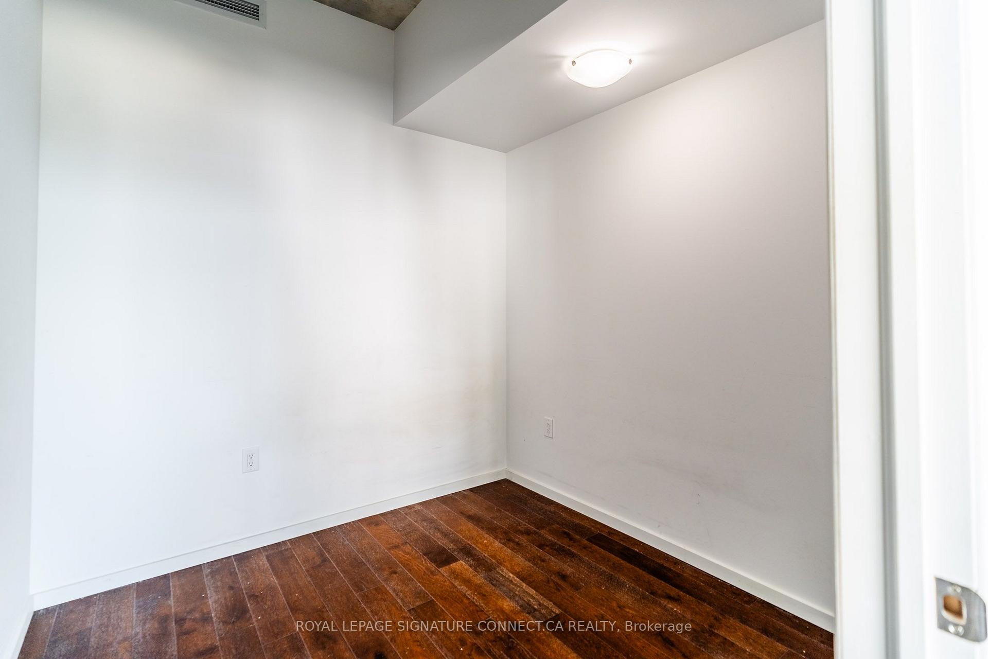 Photo 7 of Unit 910, 21 Lawren Harris Square, Toronto, Waterfront Communities — HOMEH