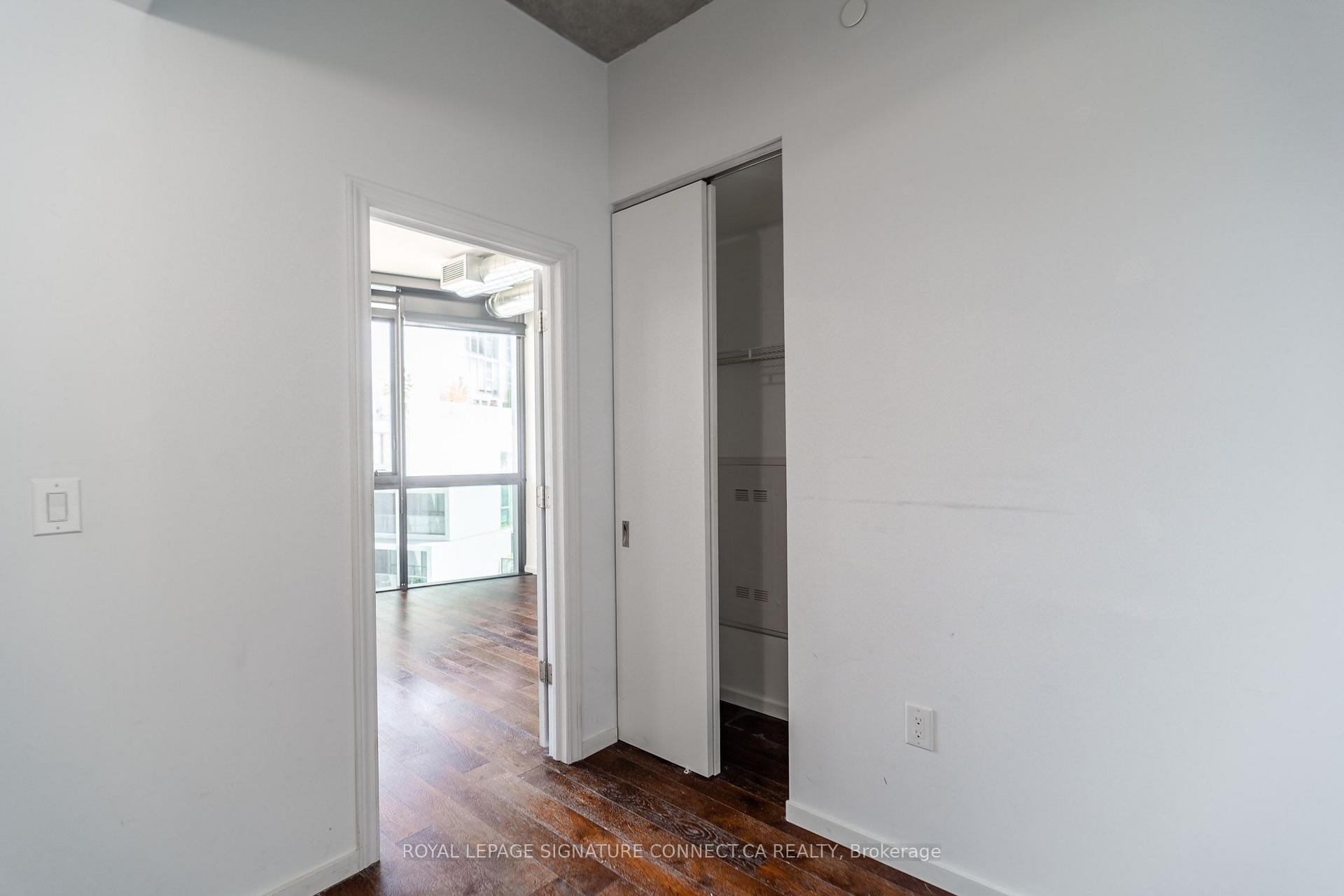 Photo 8 of Unit 910, 21 Lawren Harris Square, Toronto, Waterfront Communities — HOMEH