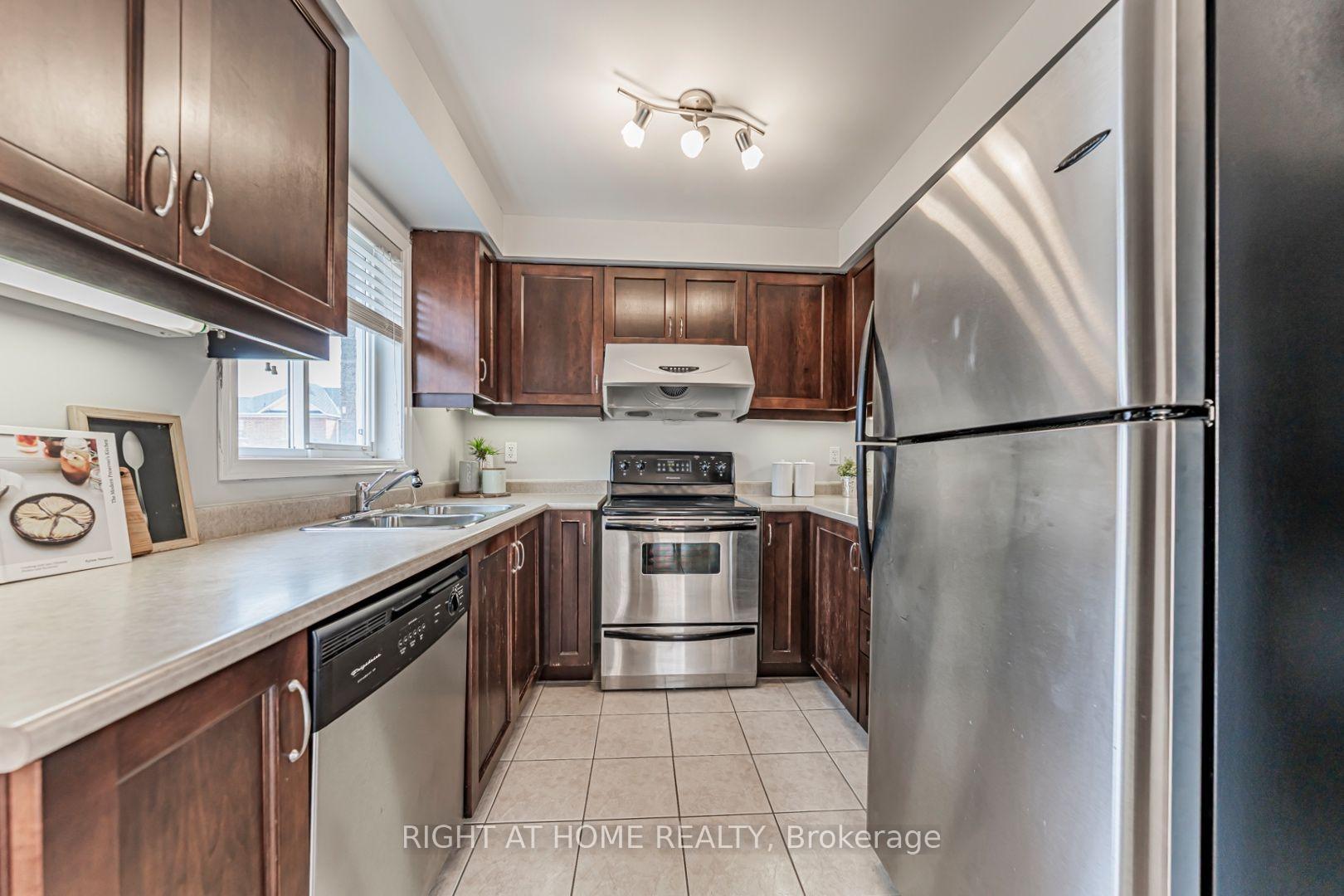 Photo 13 of 11 Olivett Lane, Brampton, Fletcher's Meadow — HOMEH
