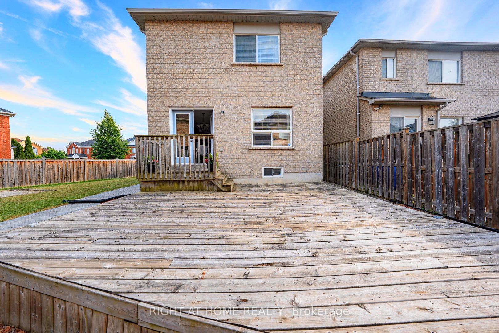 Photo 34 of 11 Olivett Lane, Brampton, Fletcher's Meadow — HOMEH