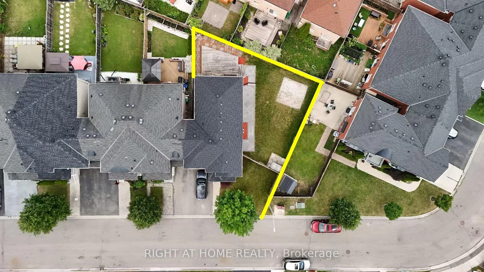 Photo 36 of 11 Olivett Lane, Brampton, Fletcher's Meadow — HOMEH