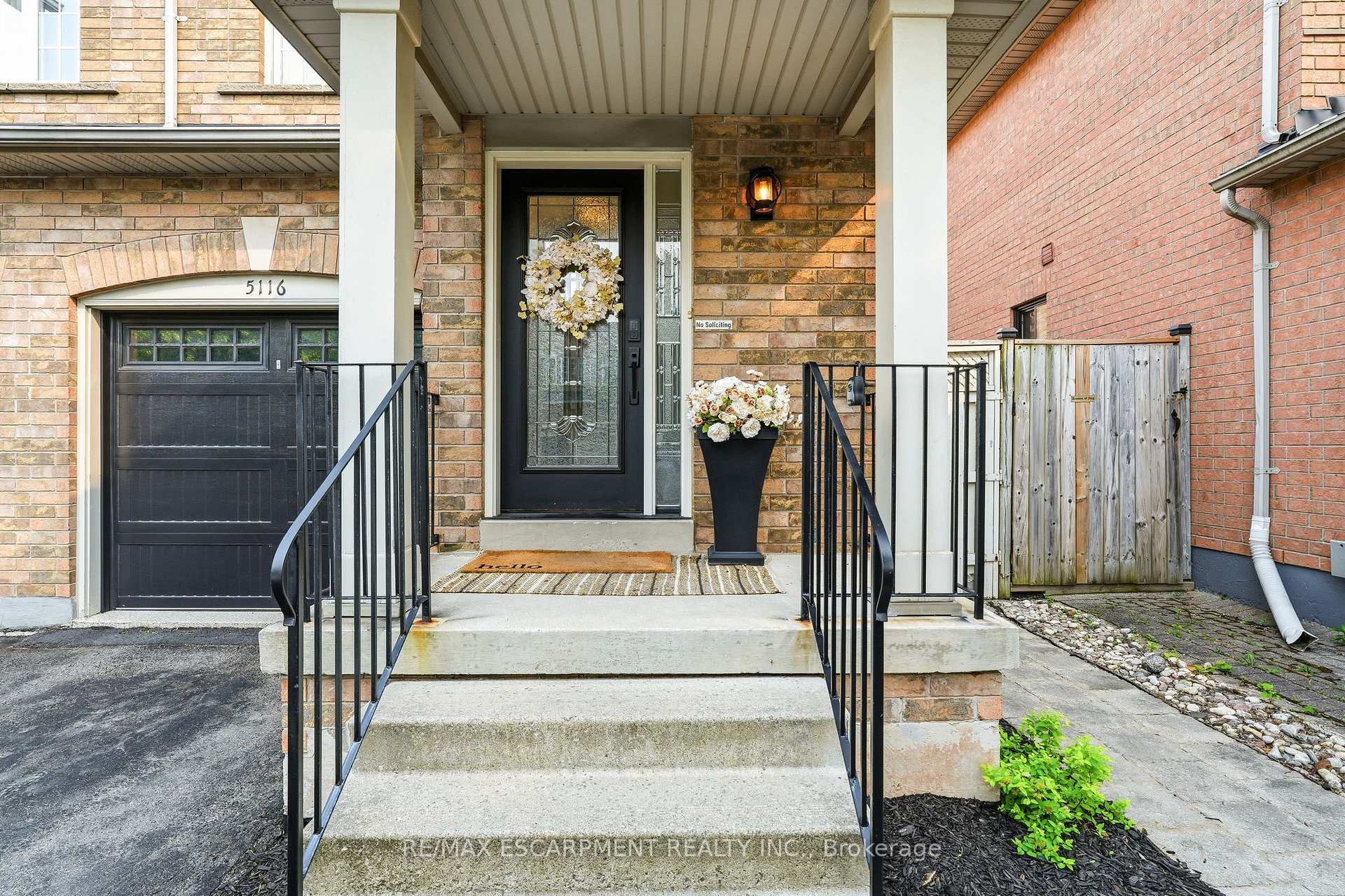 Photo 2 of 5116 Silvercreek Drive, Burlington, Appleby — HOMEH