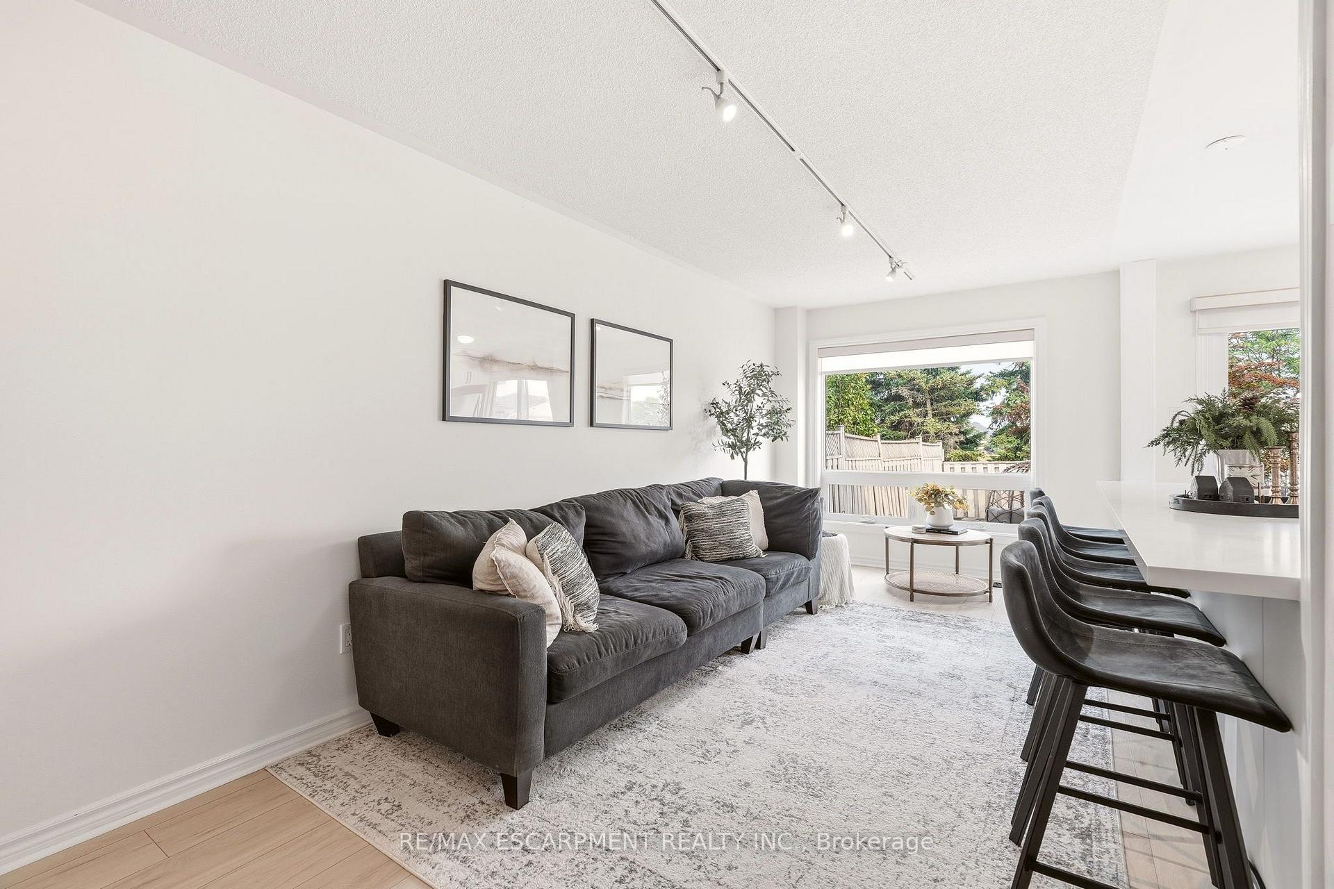 Photo 6 of 5116 Silvercreek Drive, Burlington, Appleby — HOMEH