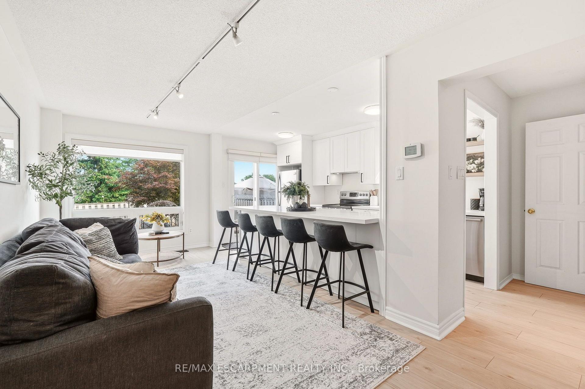 Photo 7 of 5116 Silvercreek Drive, Burlington, Appleby — HOMEH