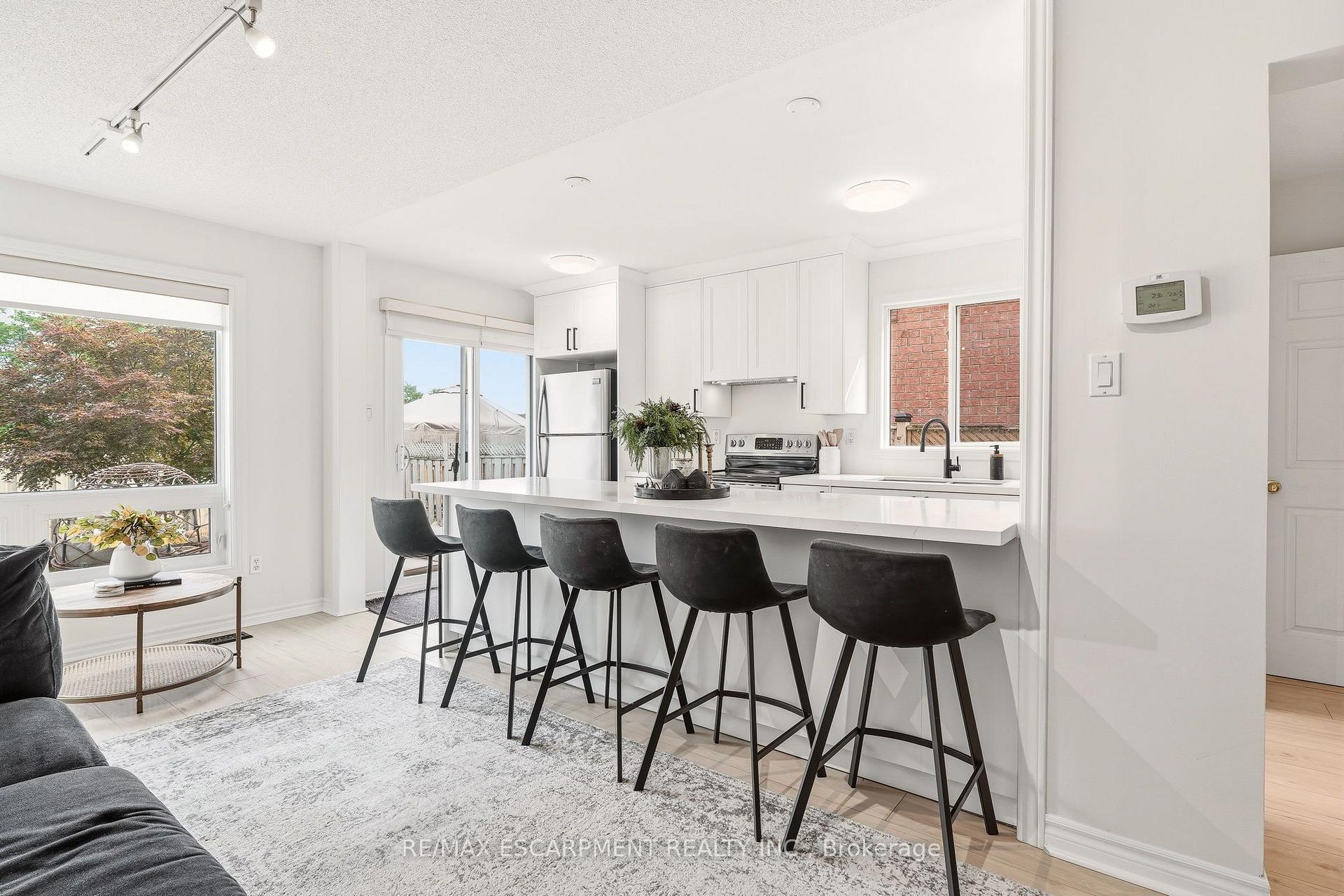 Photo 8 of 5116 Silvercreek Drive, Burlington, Appleby — HOMEH