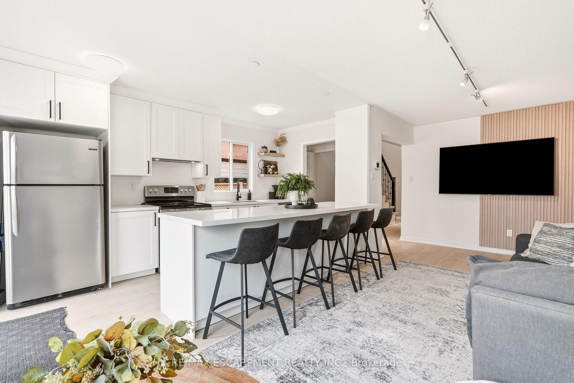 Photo 9 of 5116 Silvercreek Drive, Burlington, Appleby — HOMEH