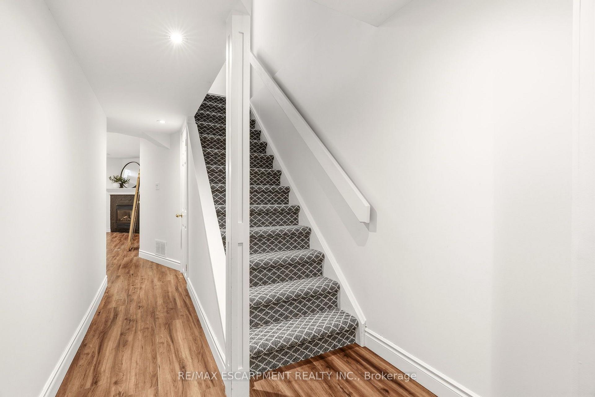 Photo 33 of 5116 Silvercreek Drive, Burlington, Appleby — HOMEH