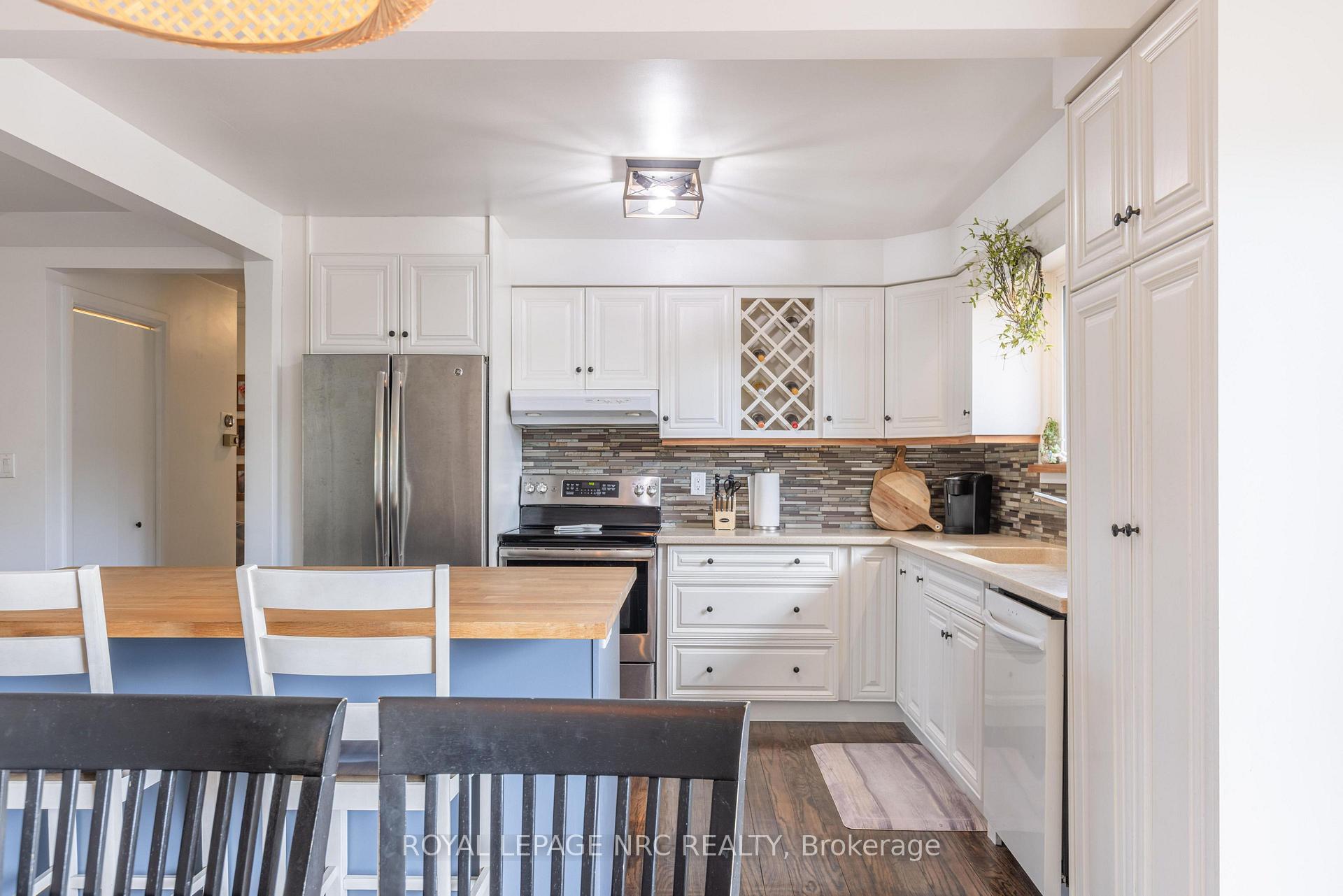 Photo 8 of 13 Orlando Drive, St. Catharines, Lakeport — HOMEH