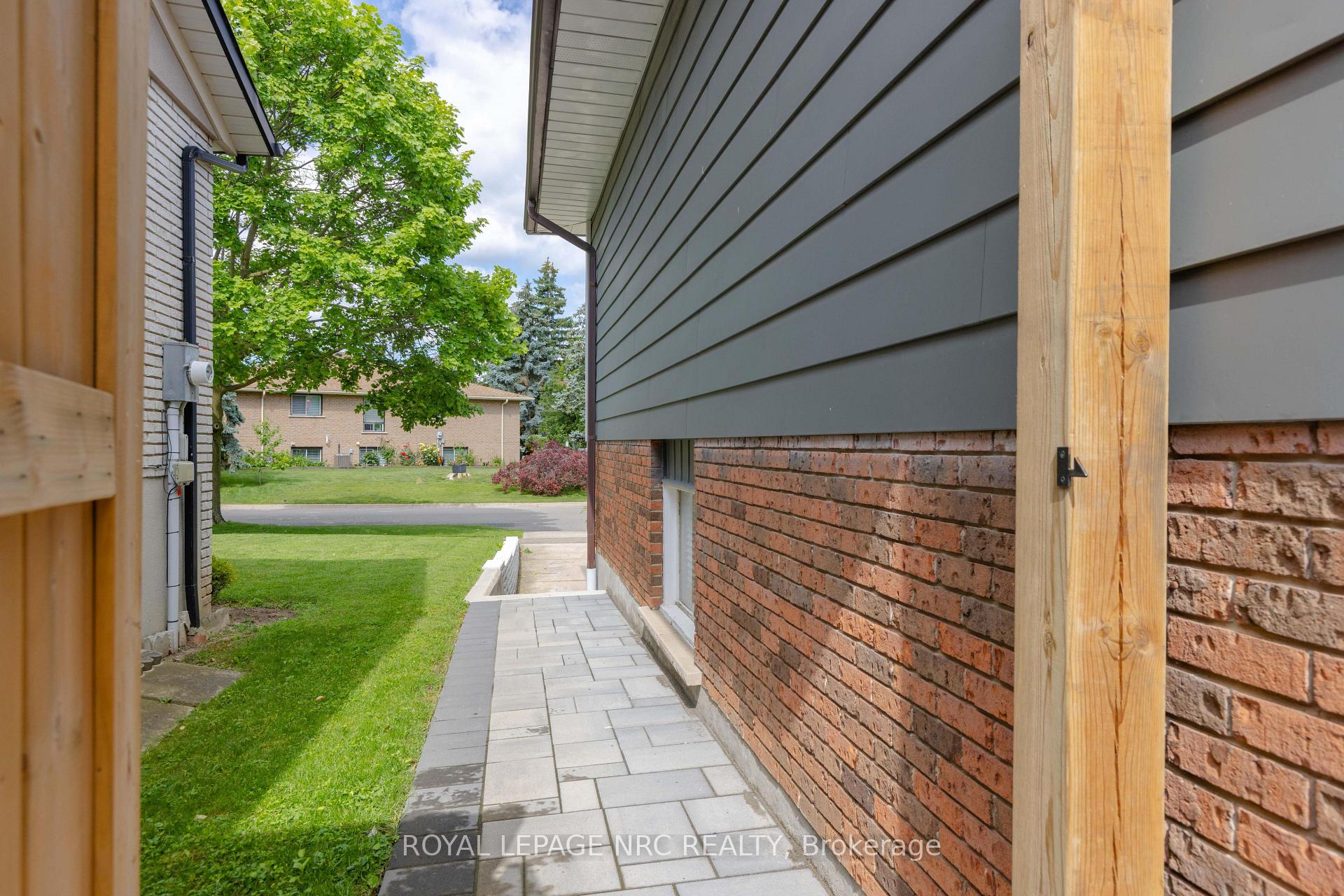 Photo 25 of 13 Orlando Drive, St. Catharines, Lakeport — HOMEH