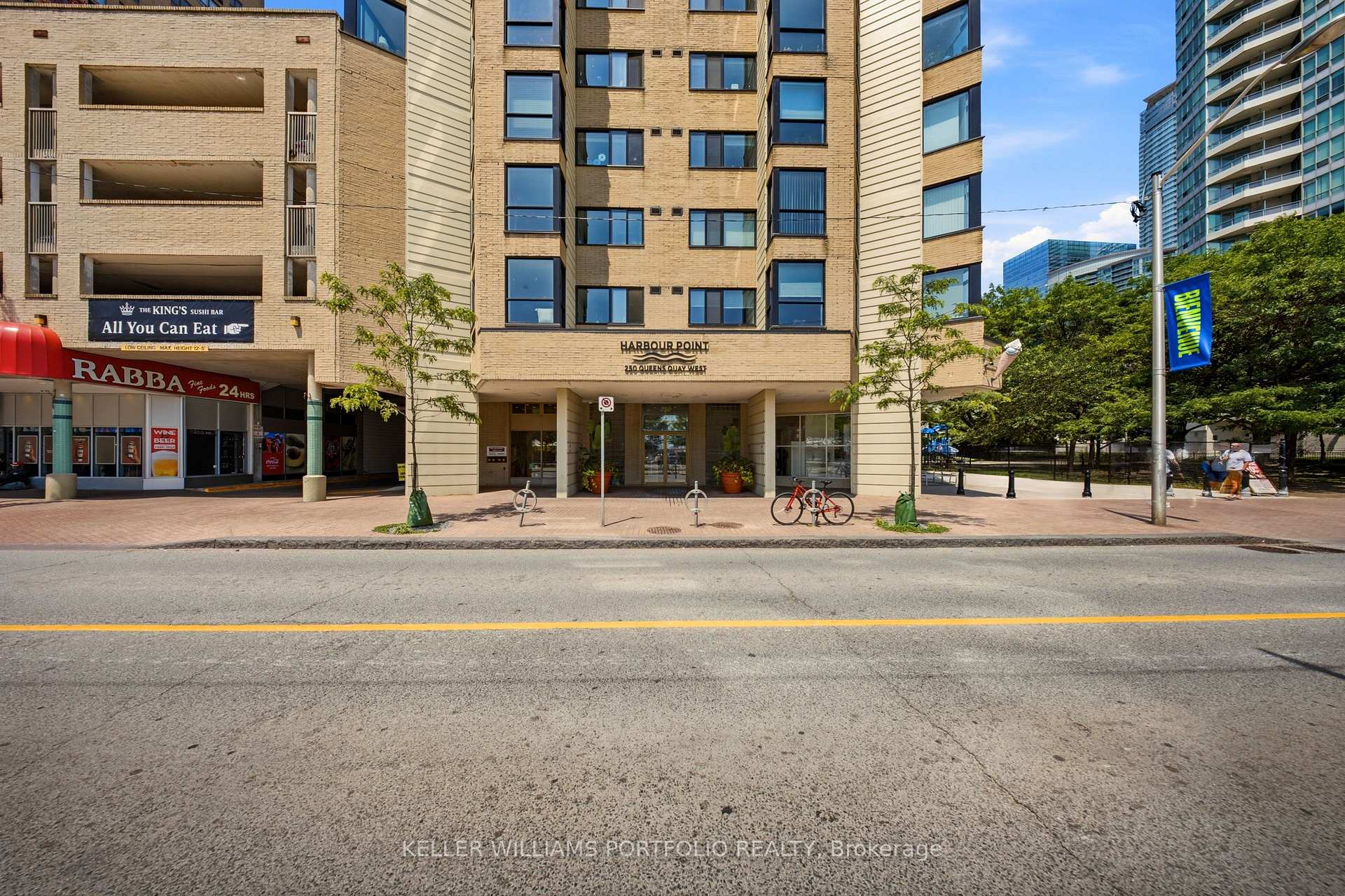 Photo 5 of Unit 1608, 250 Queens Quay W, Toronto, Waterfront Communities — HOMEH