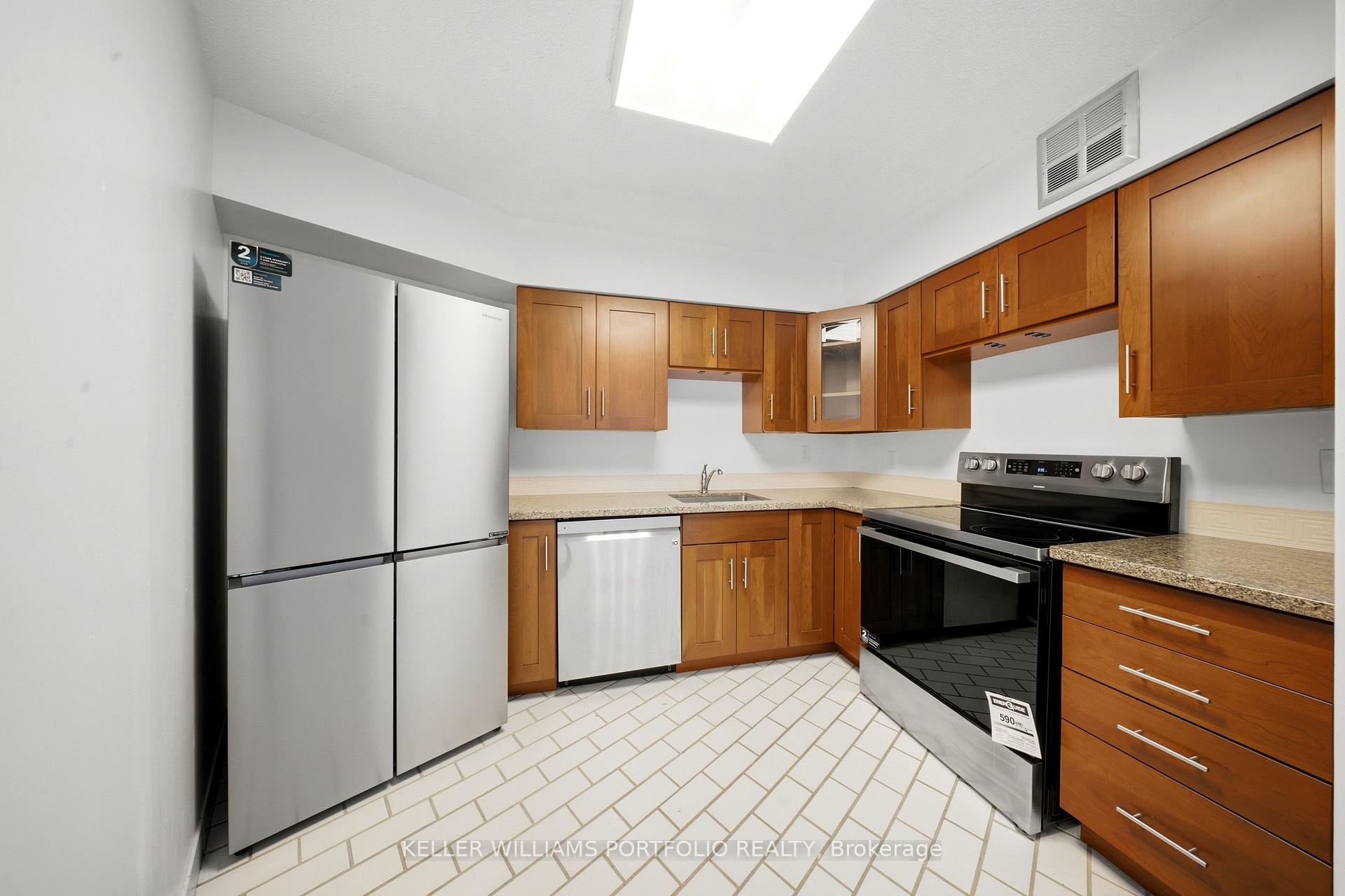 Photo 10 of Unit 1608, 250 Queens Quay W, Toronto, Waterfront Communities — HOMEH