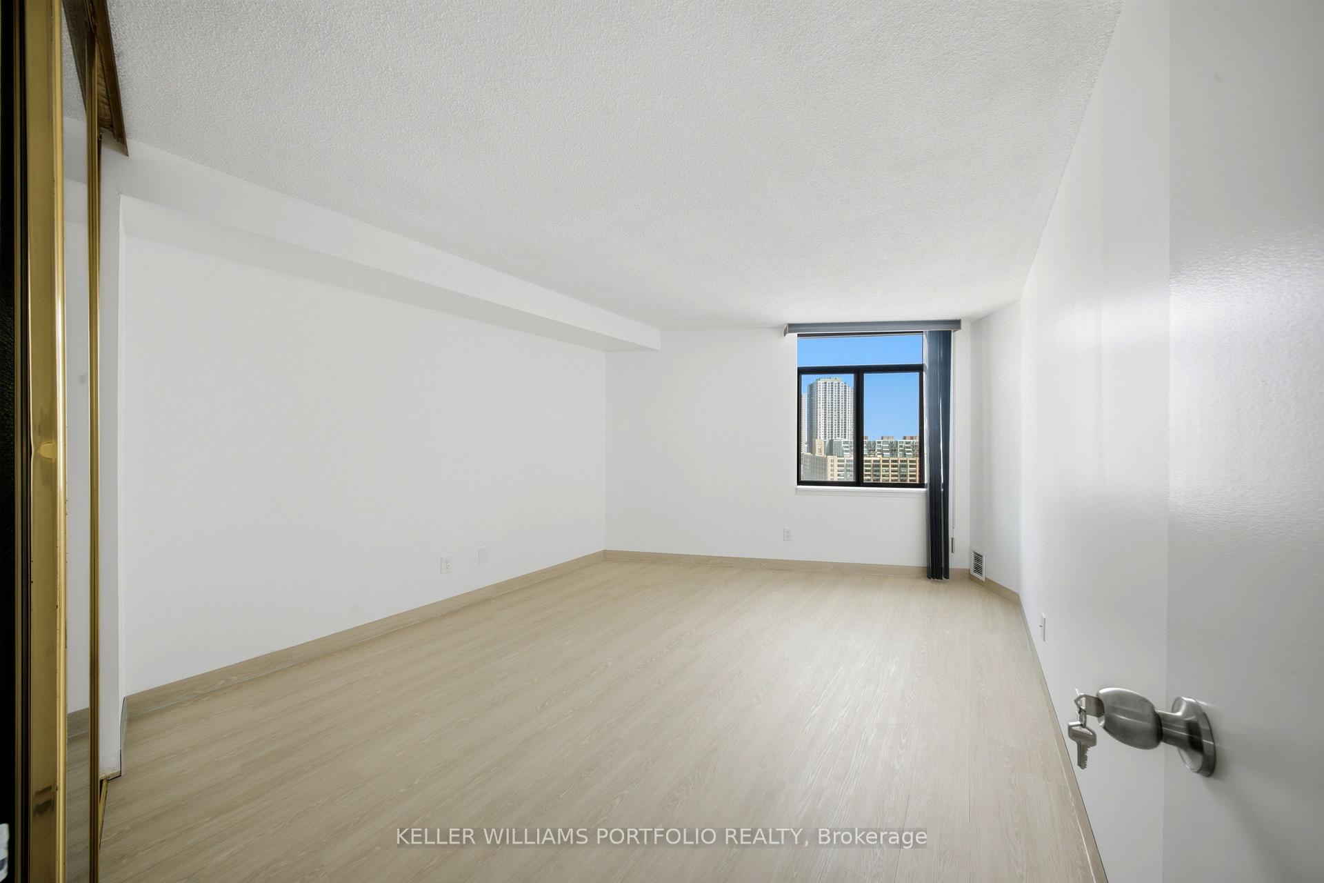 Photo 12 of Unit 1608, 250 Queens Quay W, Toronto, Waterfront Communities — HOMEH