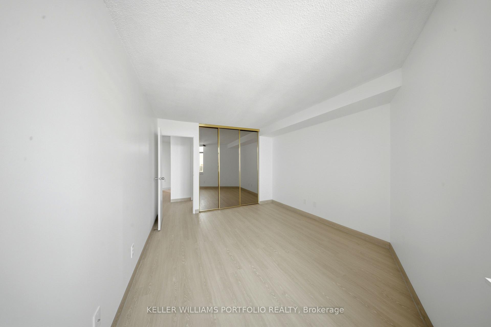 Photo 13 of Unit 1608, 250 Queens Quay W, Toronto, Waterfront Communities — HOMEH