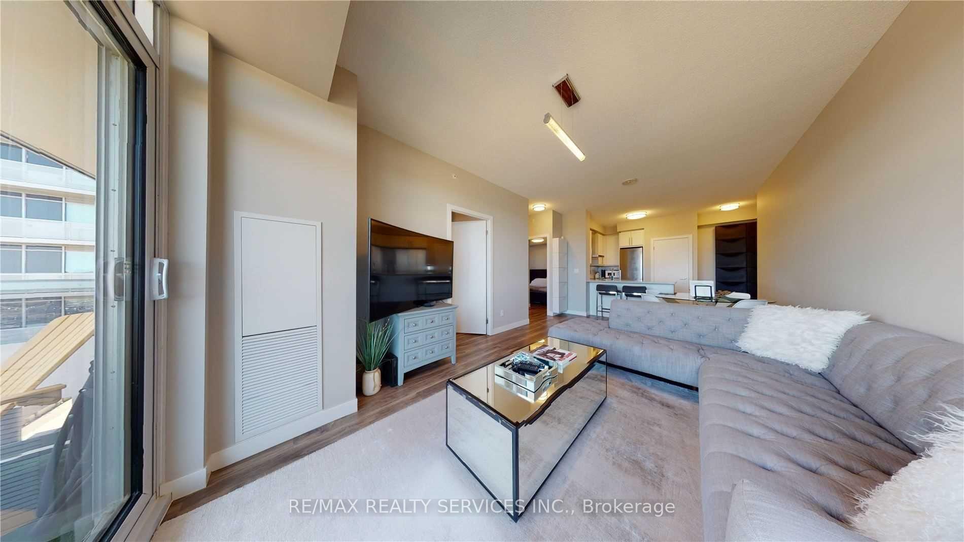 Photo 5 of Unit 507, 2093 Fairview Street, Burlington, Freeman — HOMEH